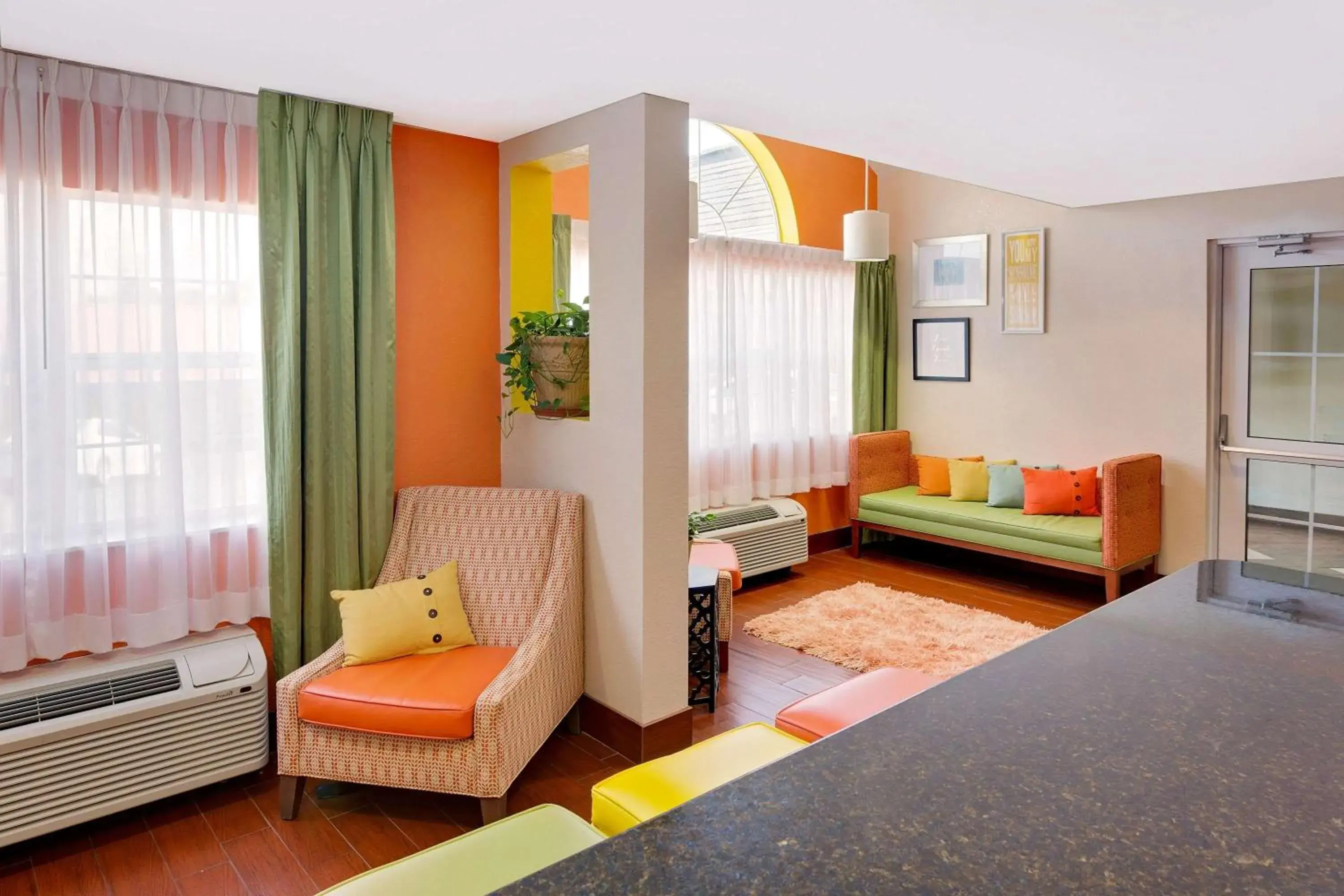 Lobby or reception, Seating Area in Microtel Inn & Suites by Wyndham Daphne