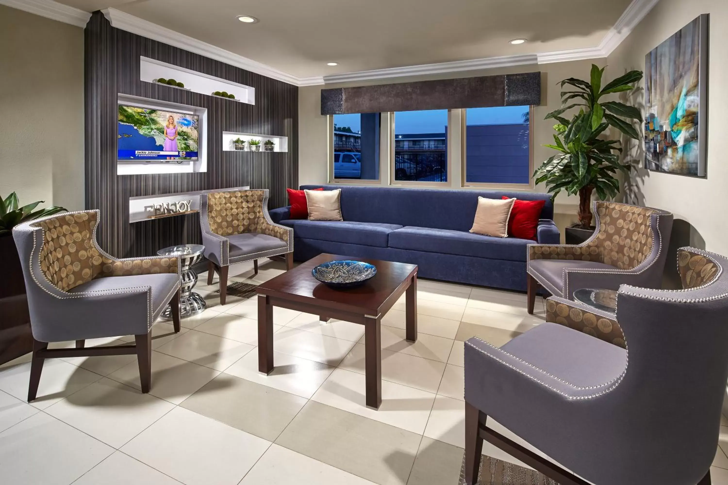 Lobby or reception, Seating Area in Eden Roc Inn & Suites near the Maingate