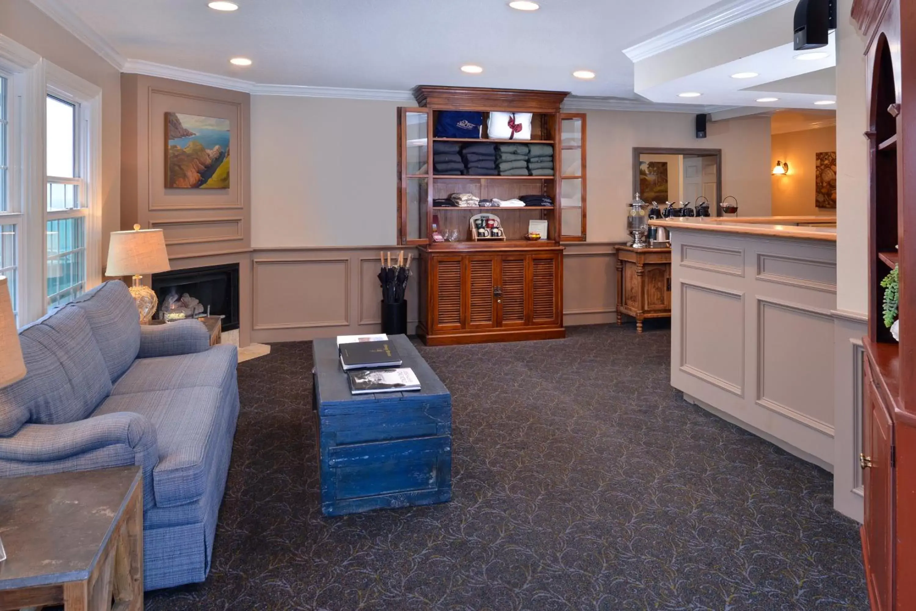 Coffee/tea facilities, Lobby/Reception in Sand Pebbles Inn