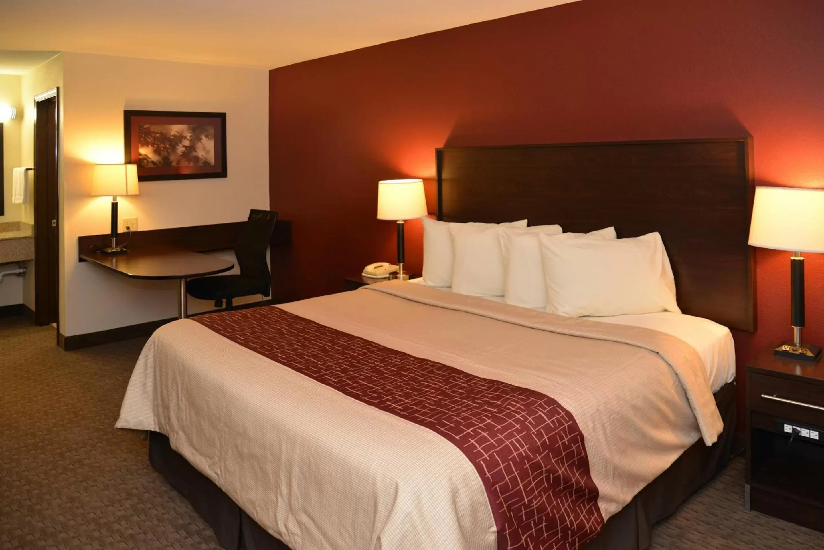 Photo of the whole room, Bed in Red Roof Inn Cookeville - Tennessee Tech