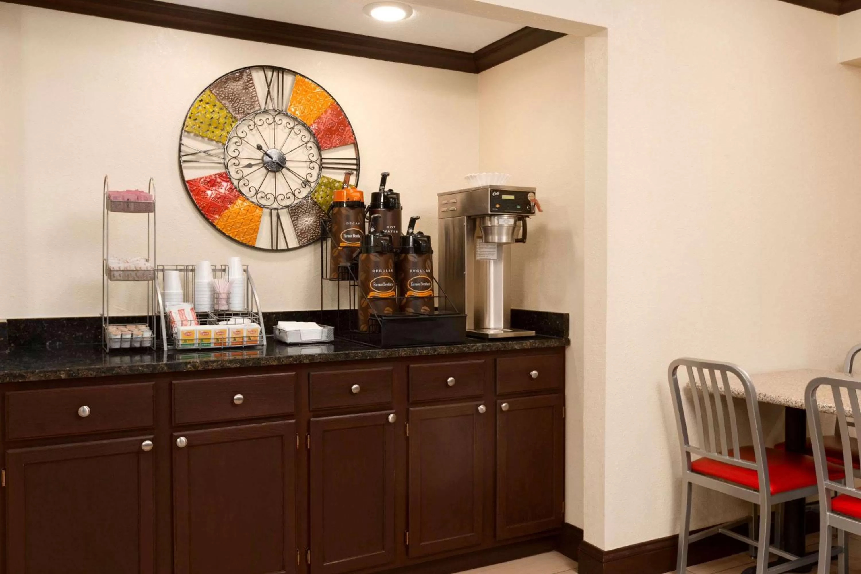 Lobby or reception in Super 8 by Wyndham Woodward