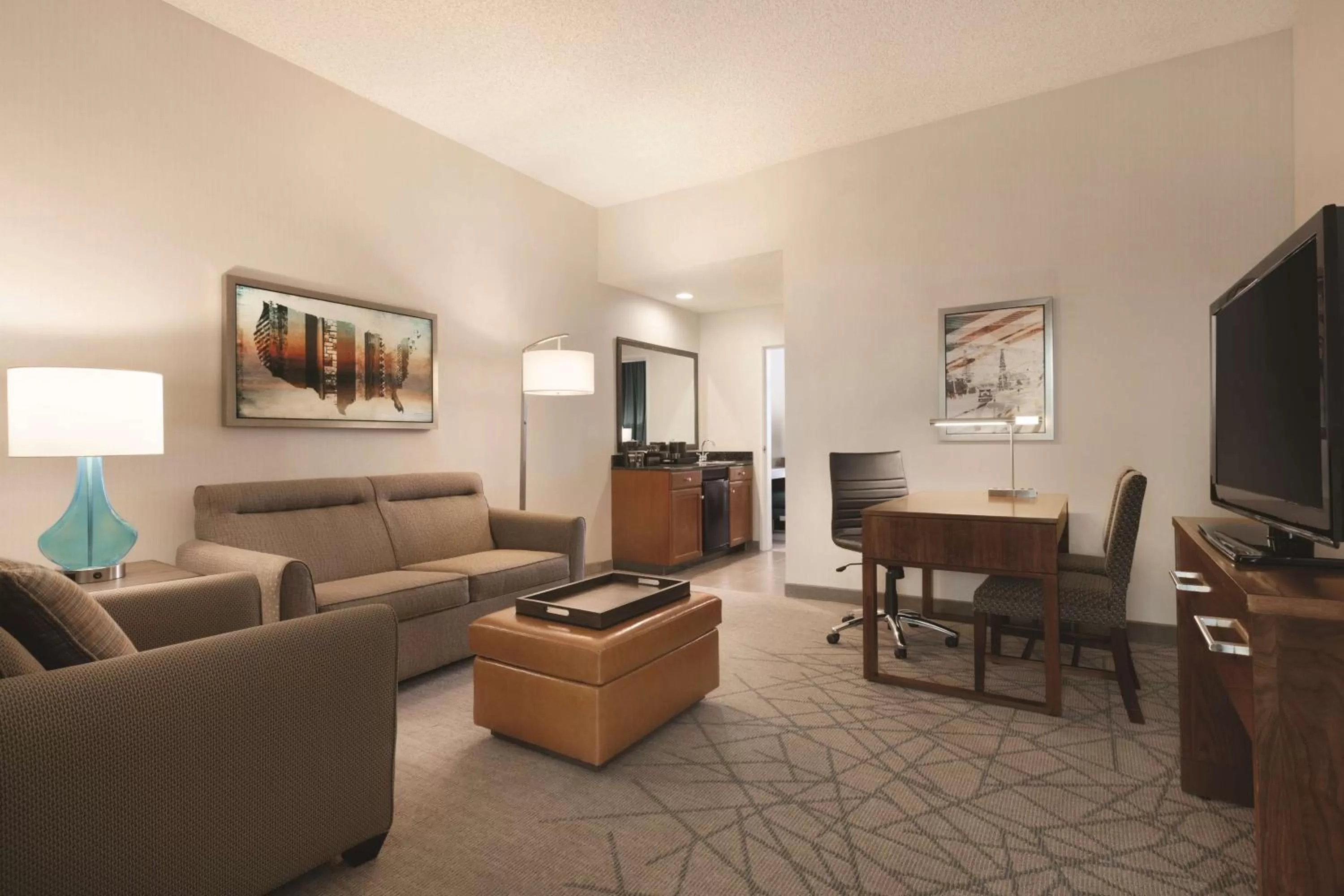 Living room in Embassy Suites by Hilton Brea - North Orange County