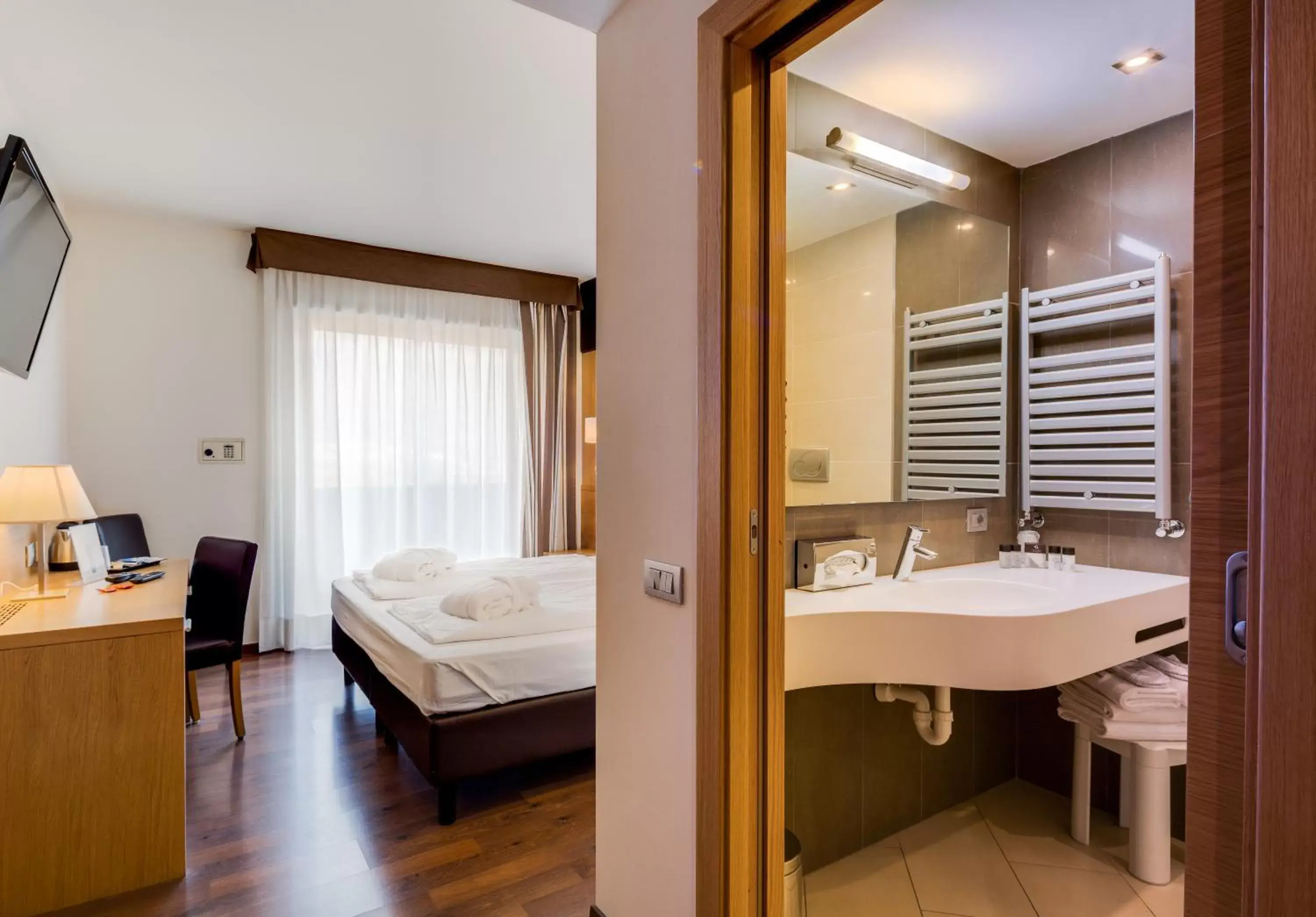 Coffee/tea facilities, Bathroom in Best Western Hotel Adige