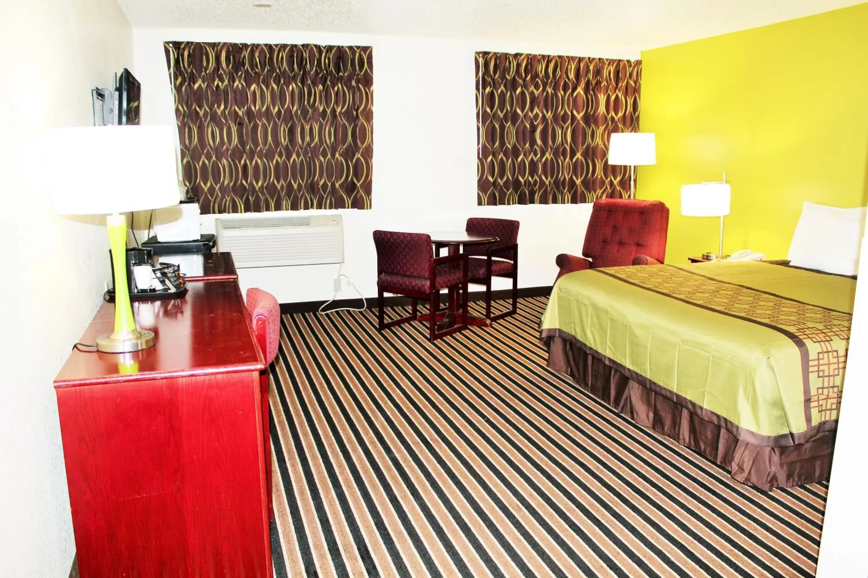 Photo of the whole room in Super 8 by Wyndham South Boston VA