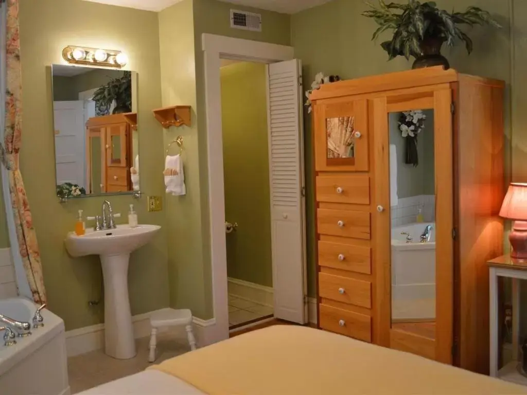 Bathroom in Red Rocker Inn