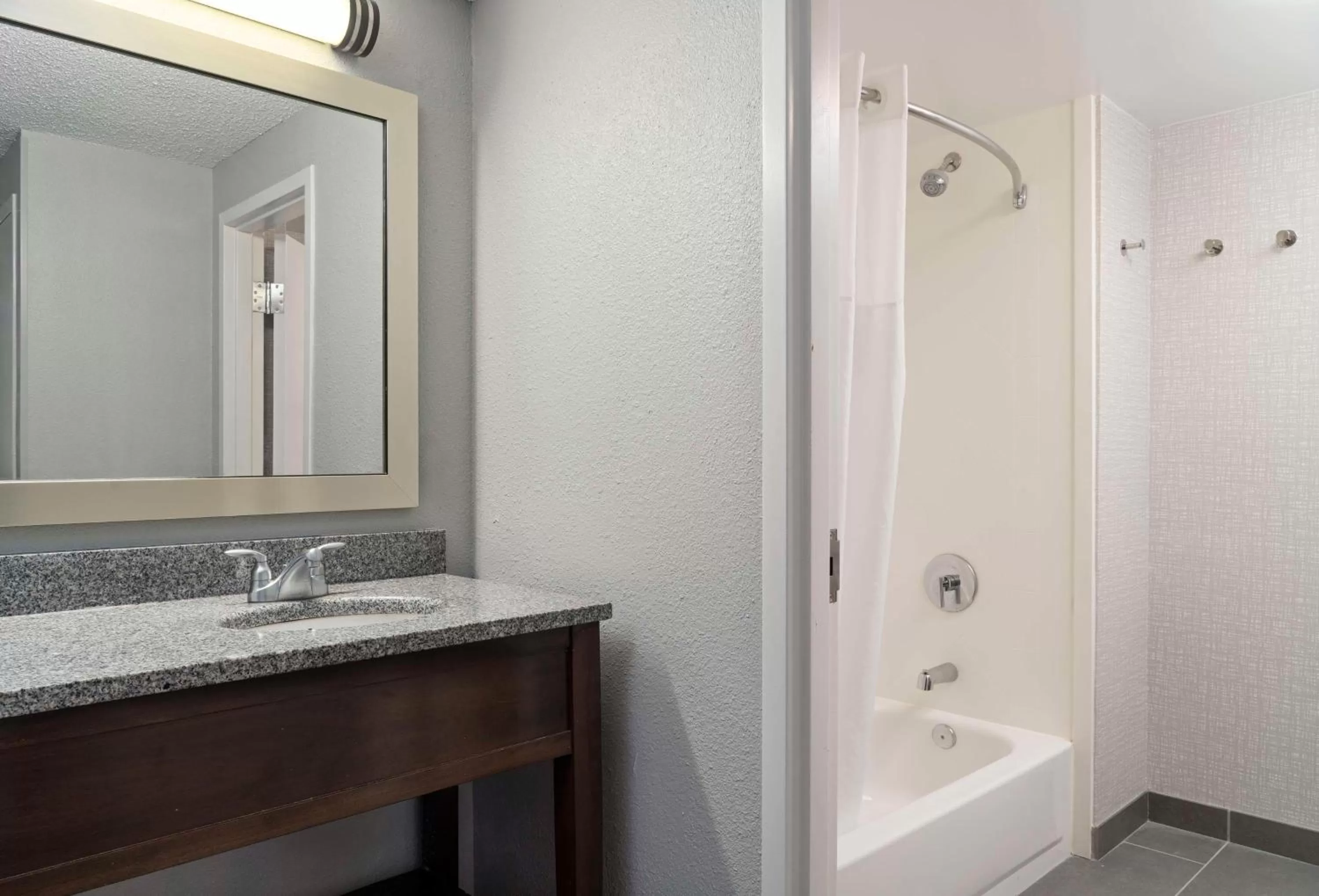 Bathroom in Hampton Inn & Suites Newport News-Airport - Oyster Point Area