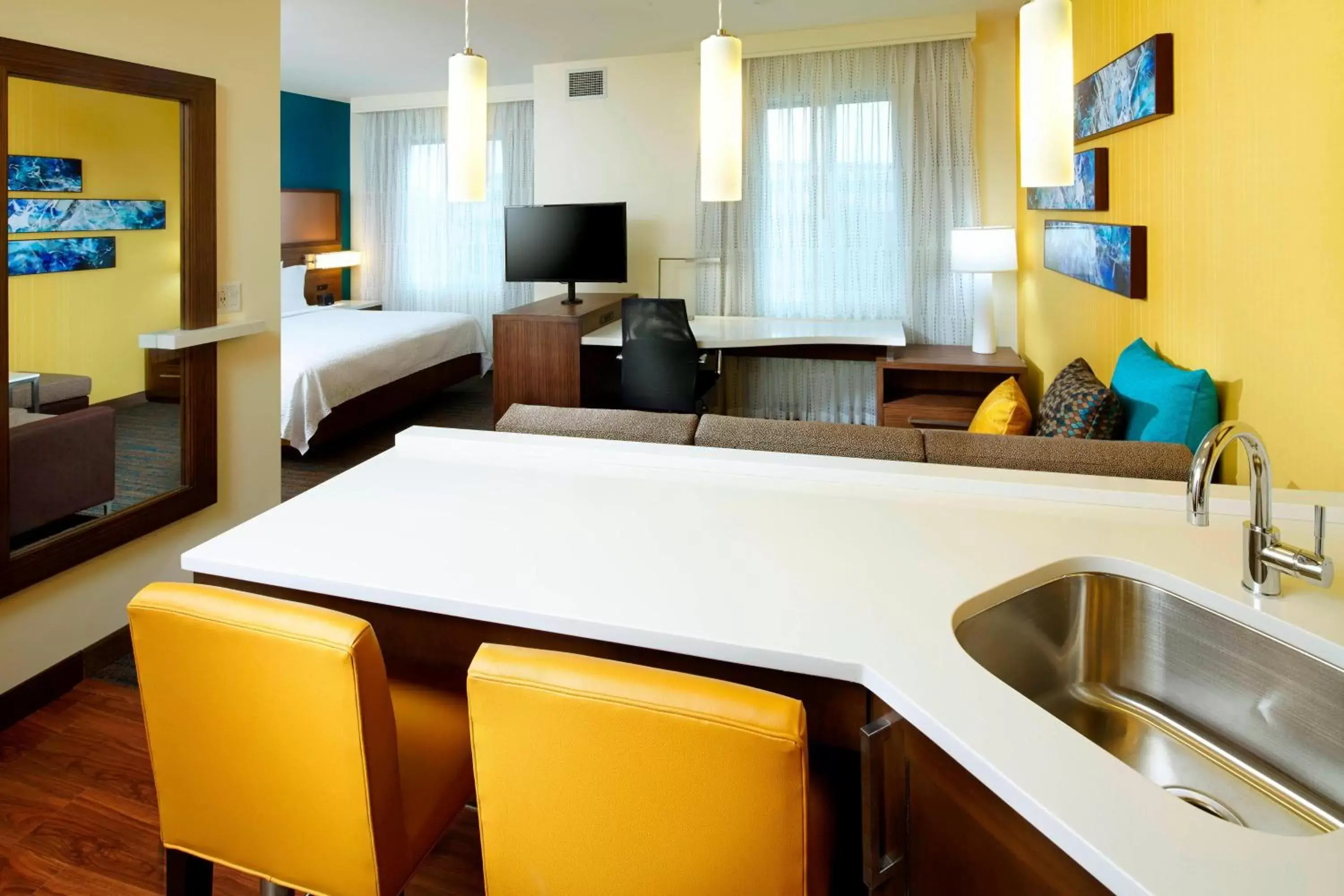 Photo of the whole room, Kitchen/Kitchenette in Residence Inn by Marriott Secaucus Meadowlands