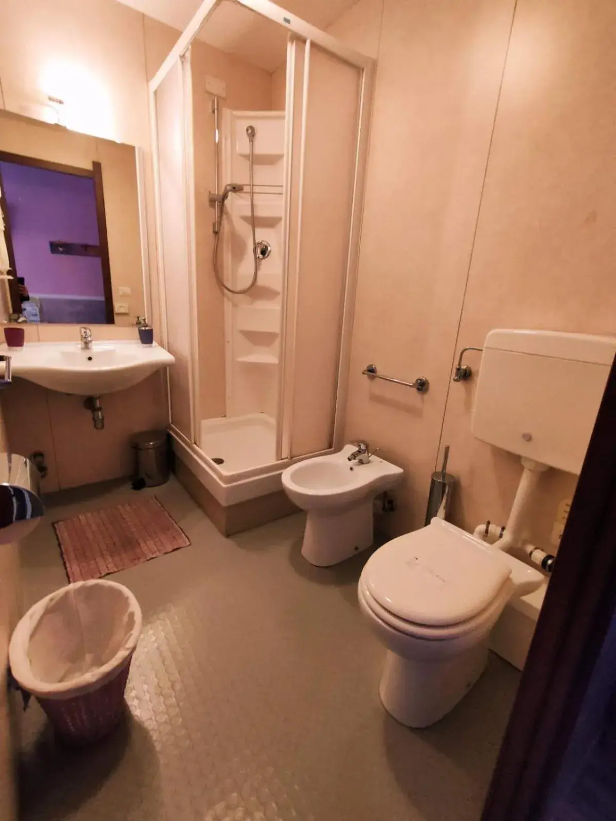 Bathroom in Hotel Serenella