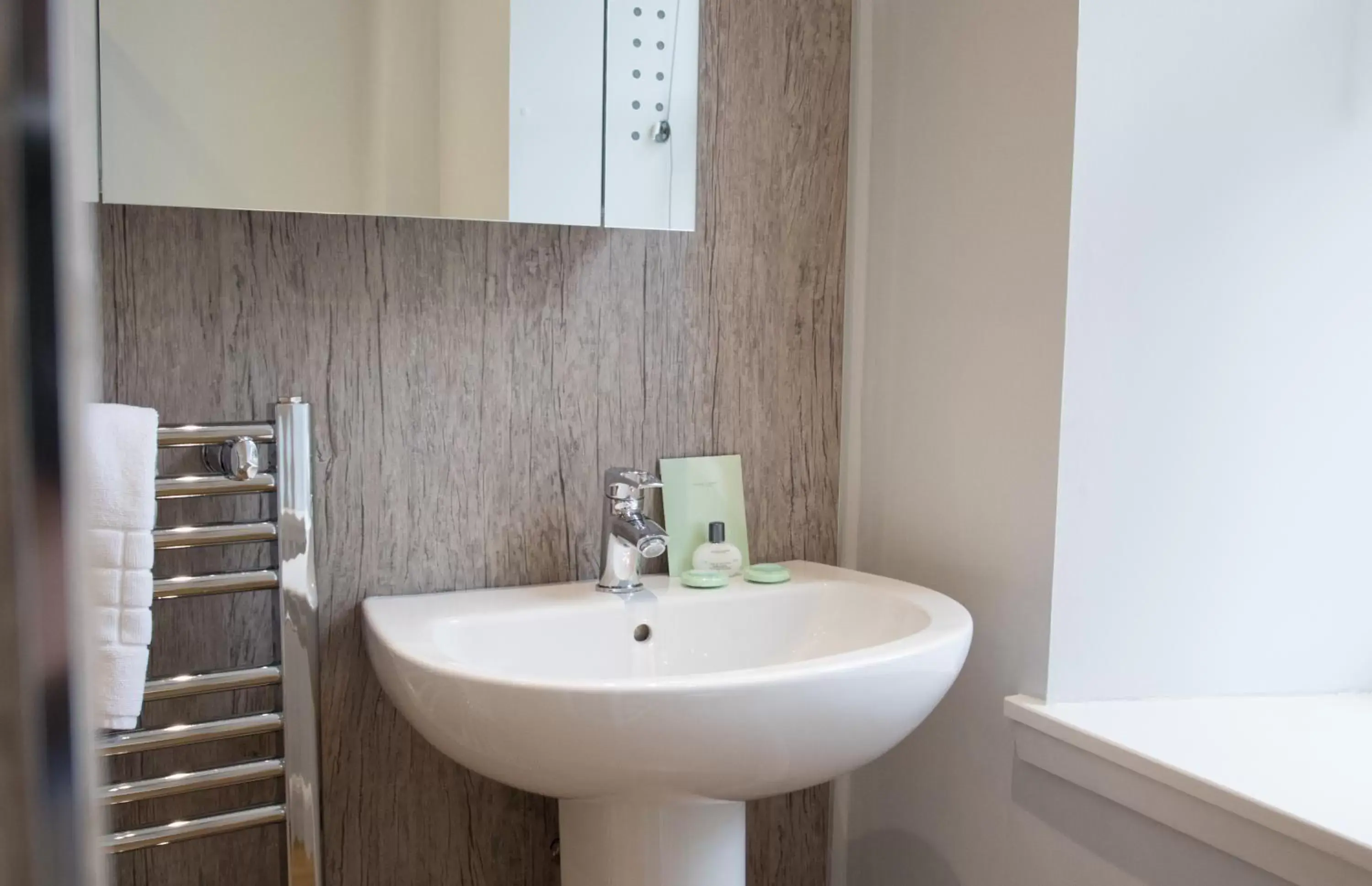 Bathroom in The Glenmoriston Townhouse Hotel