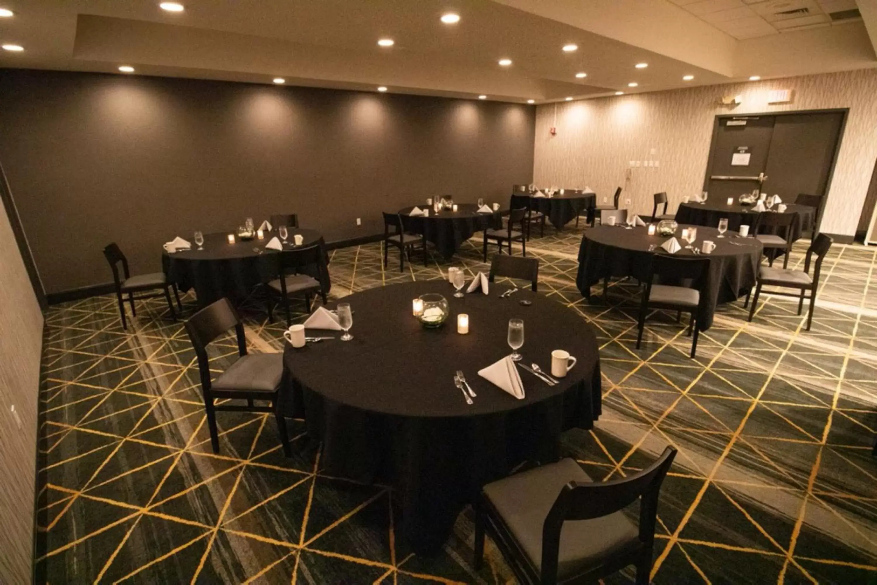 Banquet/Function facilities, Restaurant/Places to Eat in Holiday Inn Grand Rapids Downtown, an IHG Hotel