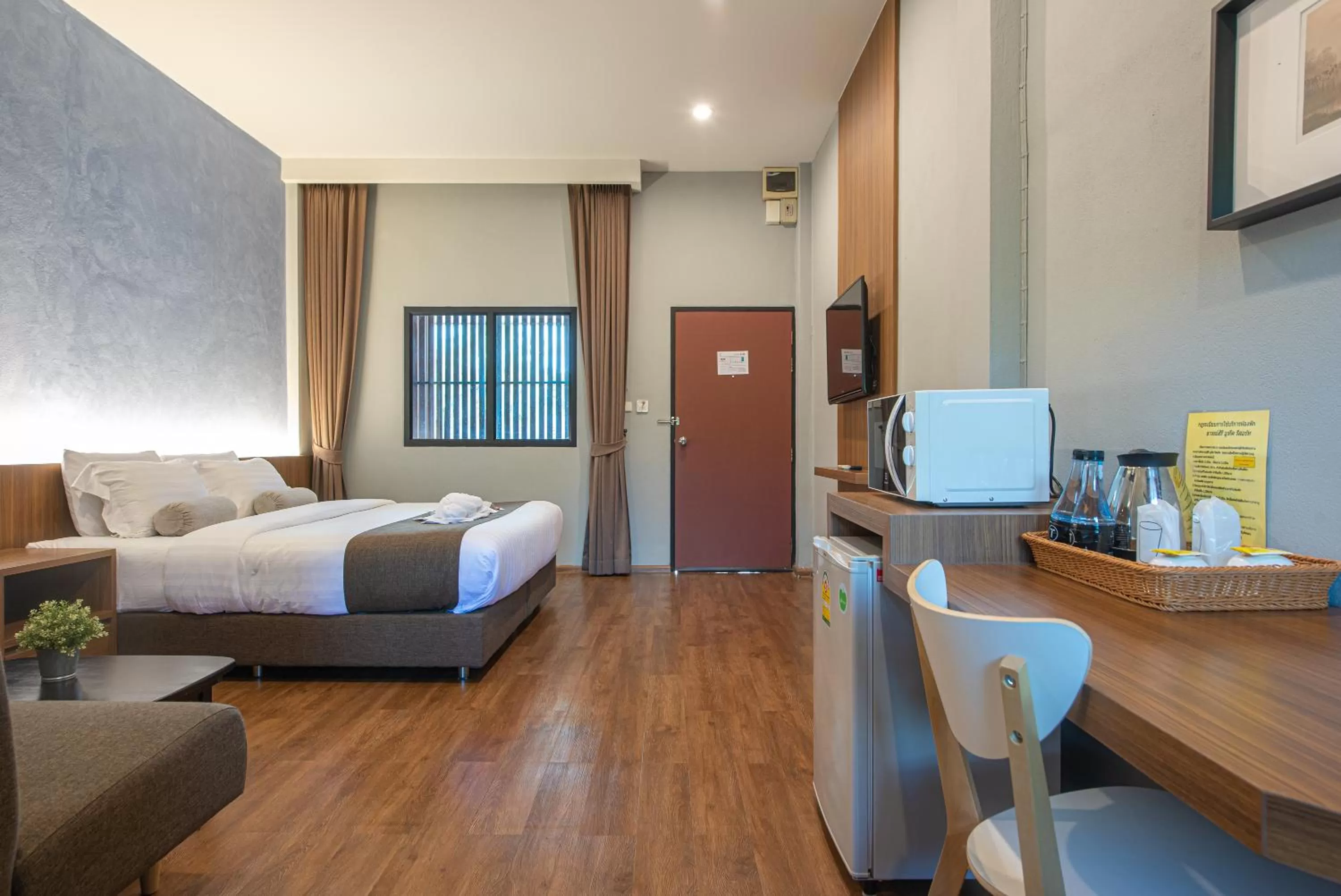 Photo of the whole room, Bed in Tarnsiri Boutique Resort