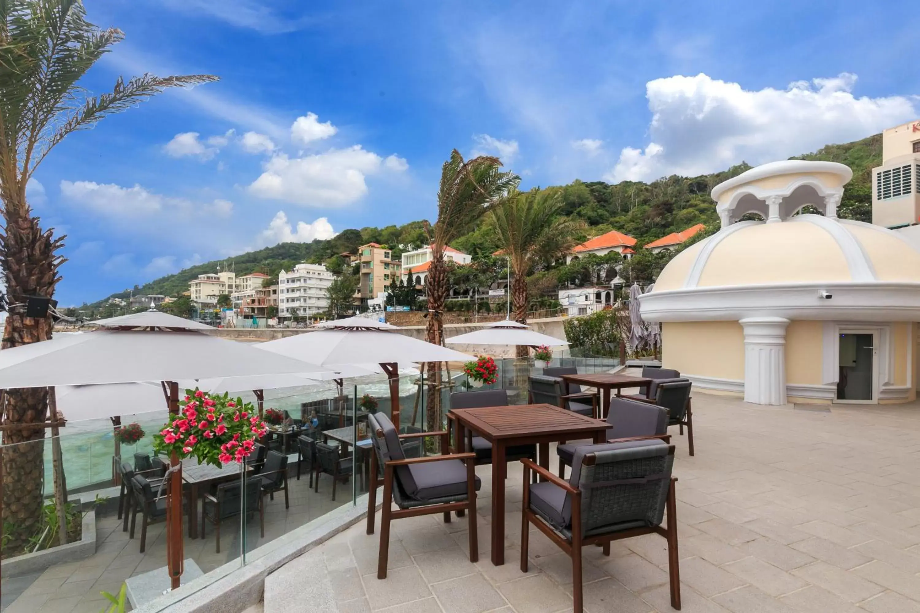 Patio in Marine Hotel & Apartment Patio in Marine Hotel & Apartment