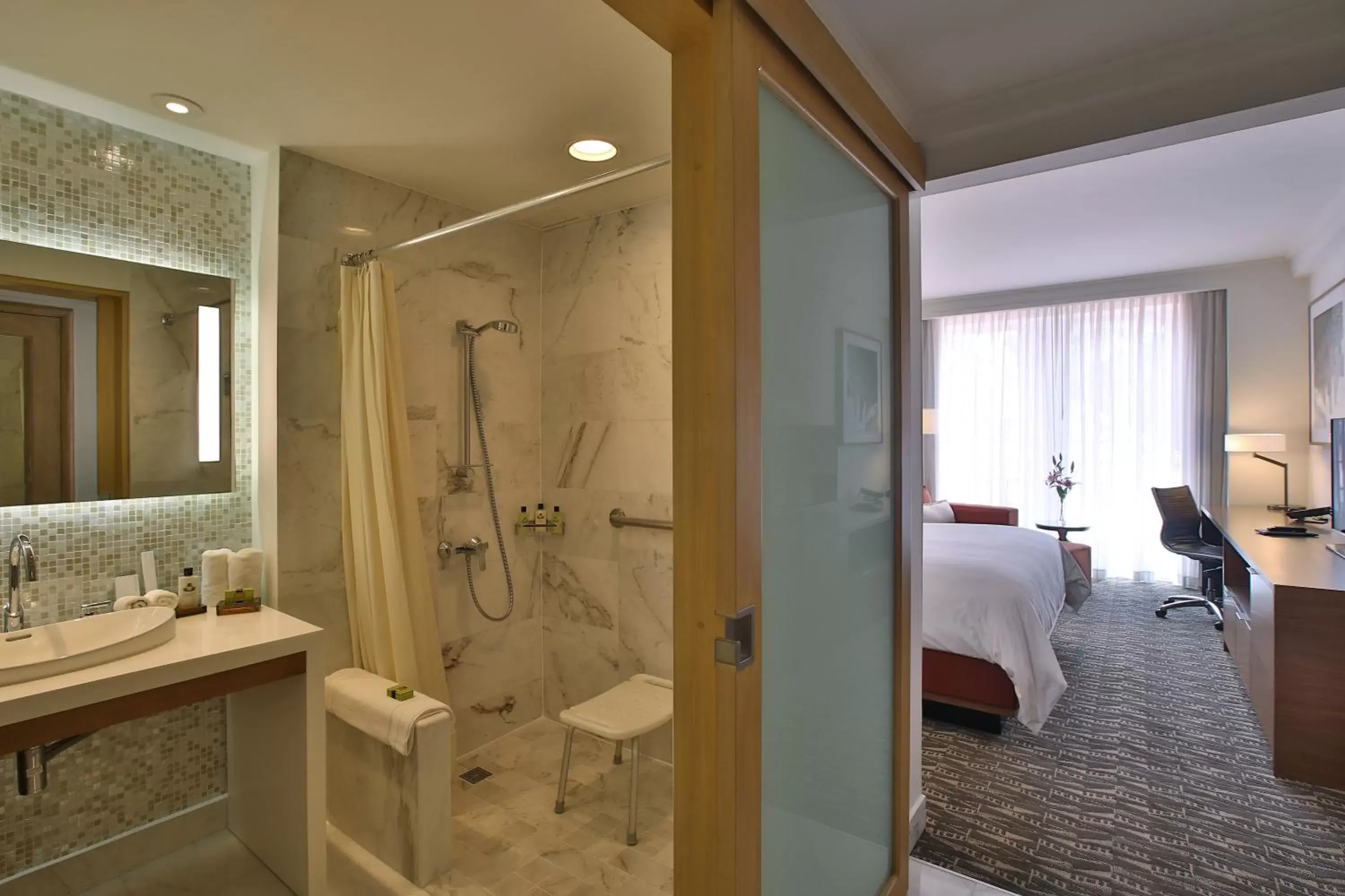 Photo of the whole room, Bathroom in Hotel Real Intercontinental Tegucigalpa, an IHG Hotel