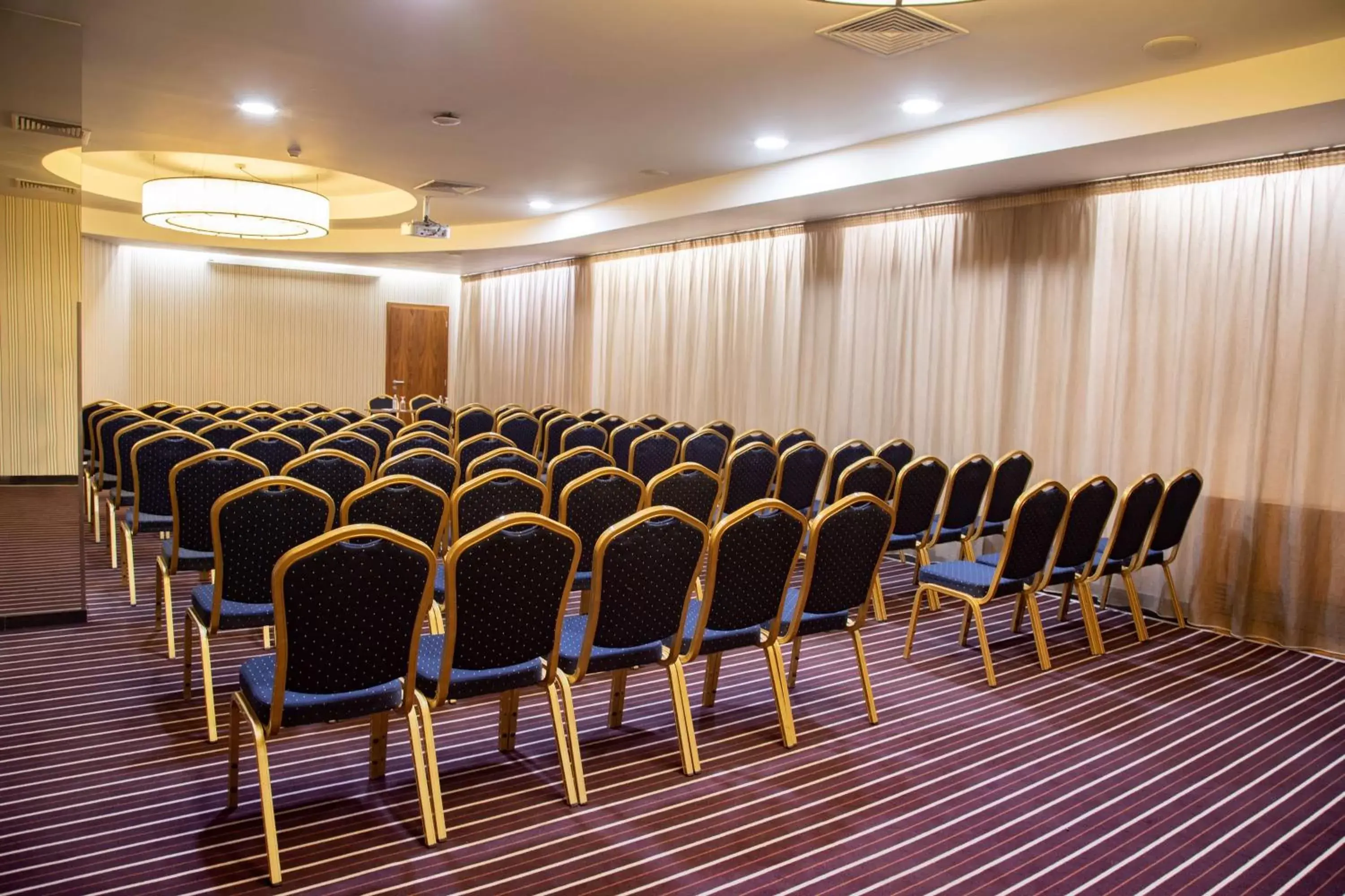 Meeting/conference room in Metropolitan Hotel Sofia, a member of Radisson Individuals