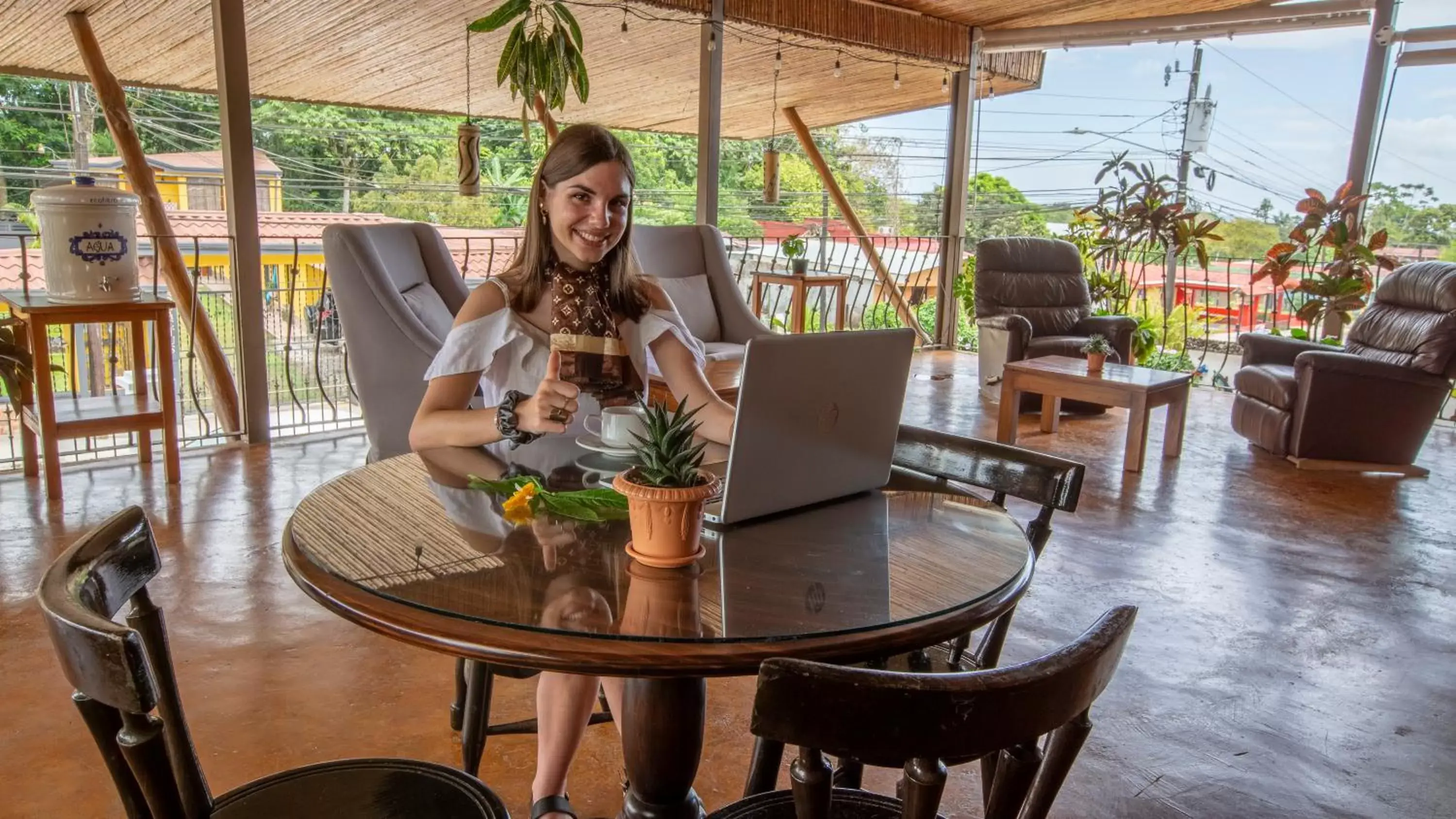 Restaurant/Places to Eat in La Fortuna Lodge by Treebu Hotels
