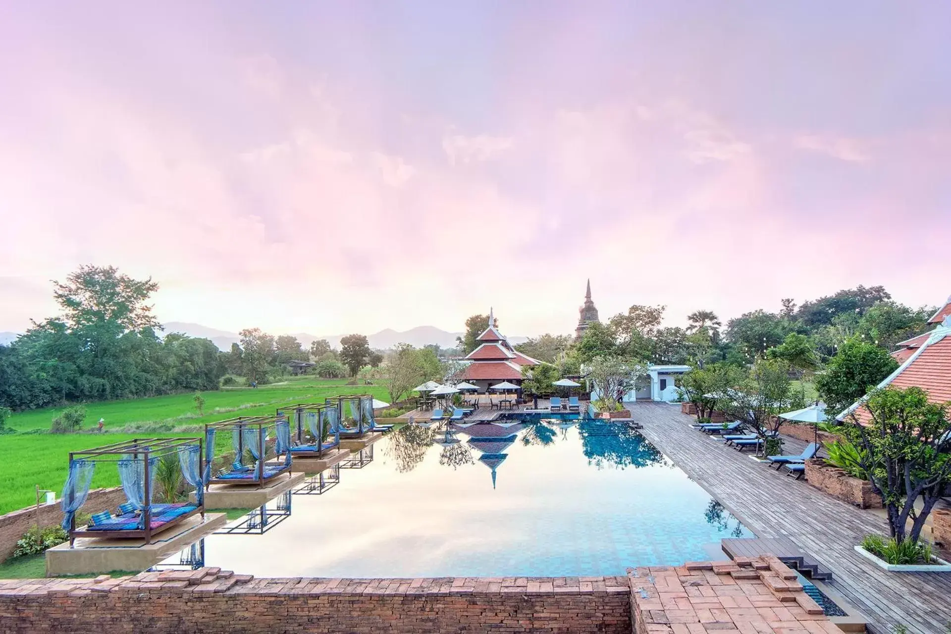 Swimming pool in Sriwilai Sukhothai Swimming pool in Sriwilai Sukhothai