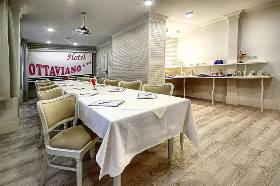 Business facilities, Restaurant/Places to Eat in Hotel Ottaviano