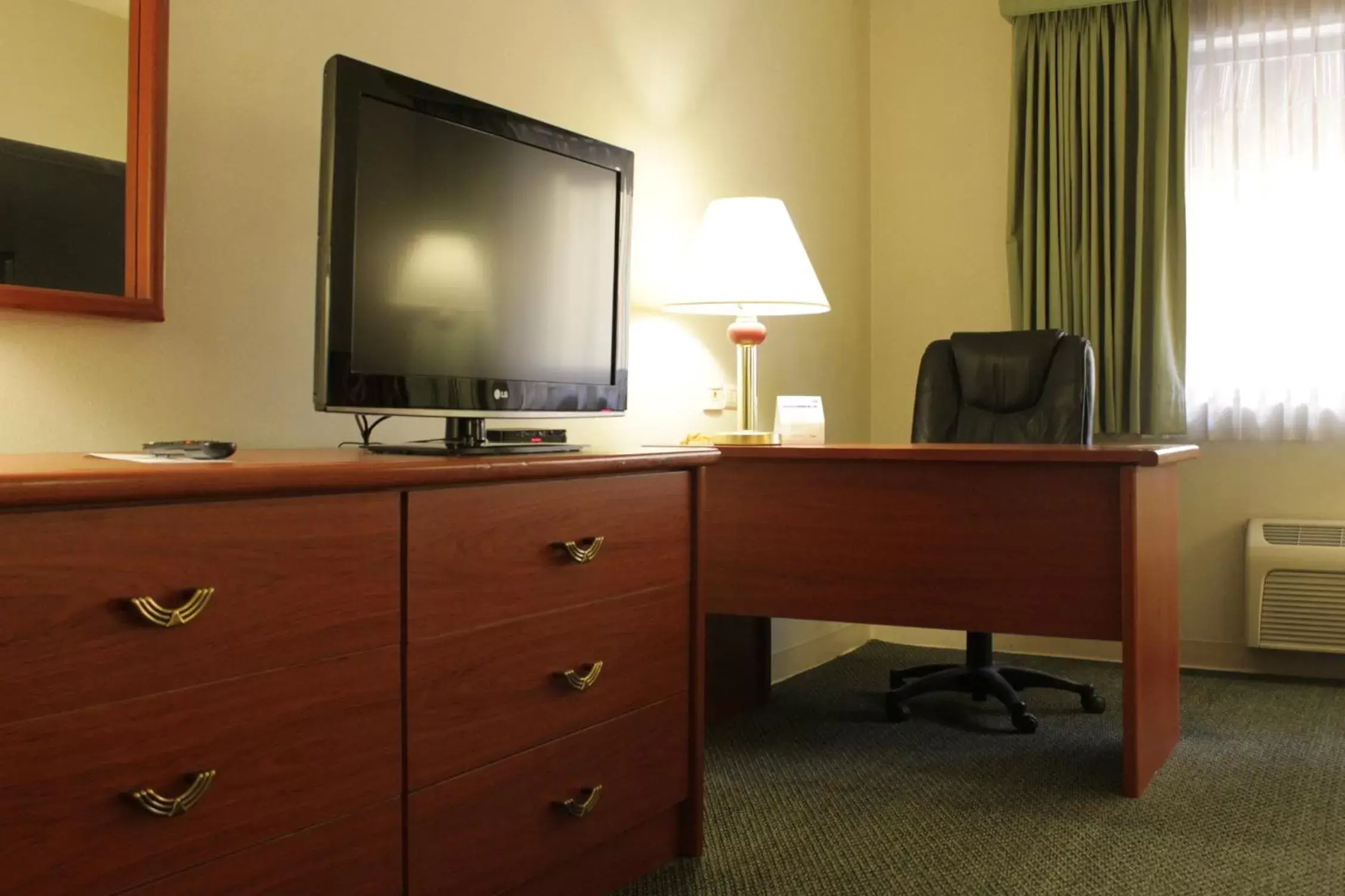 TV and multimedia, TV/Entertainment Center in Holiday Inn Express Chihuahua, an IHG Hotel