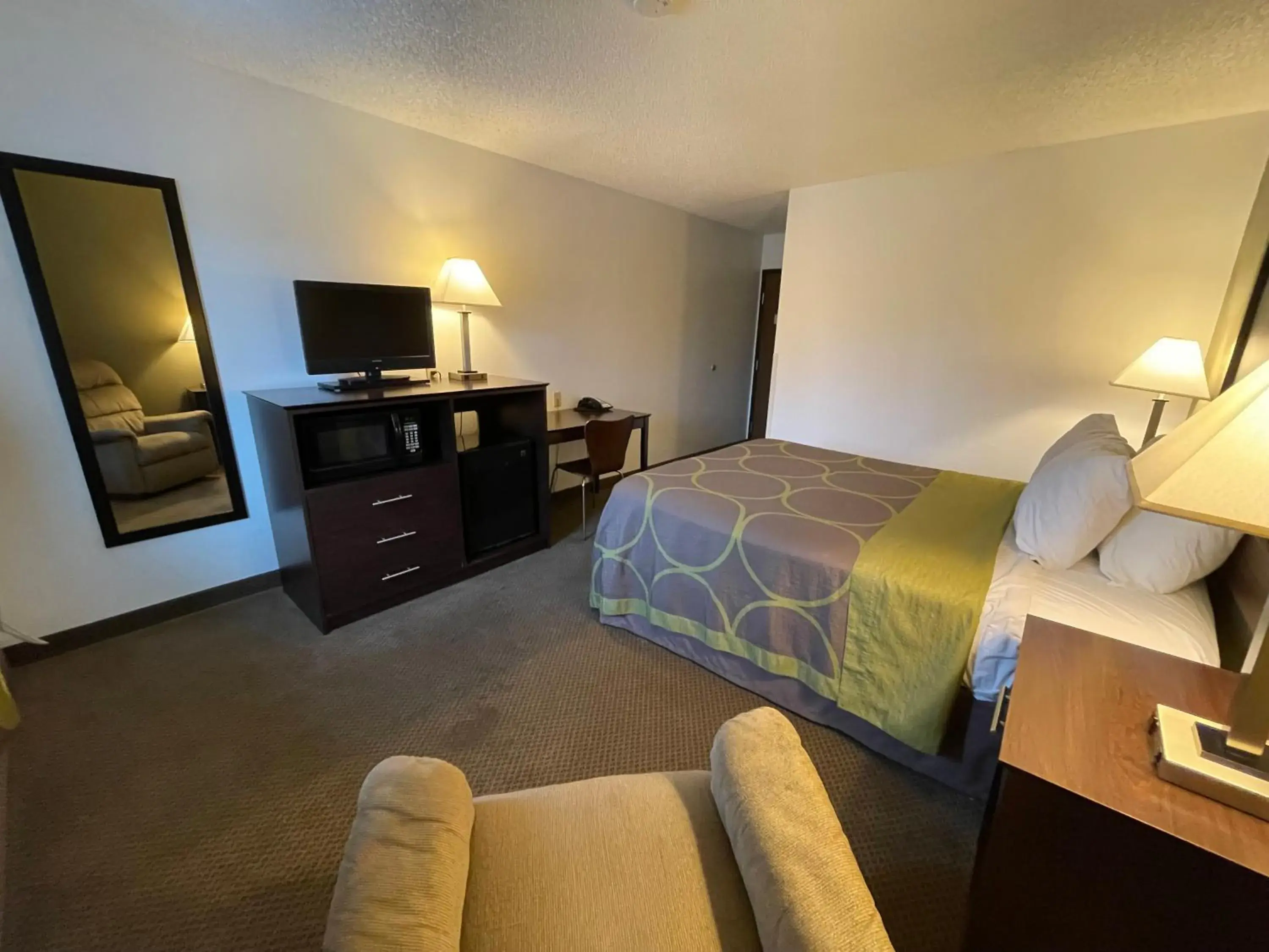 Photo of the whole room, Bed in Studio 1 Hotel & Extended Stay - Missoula