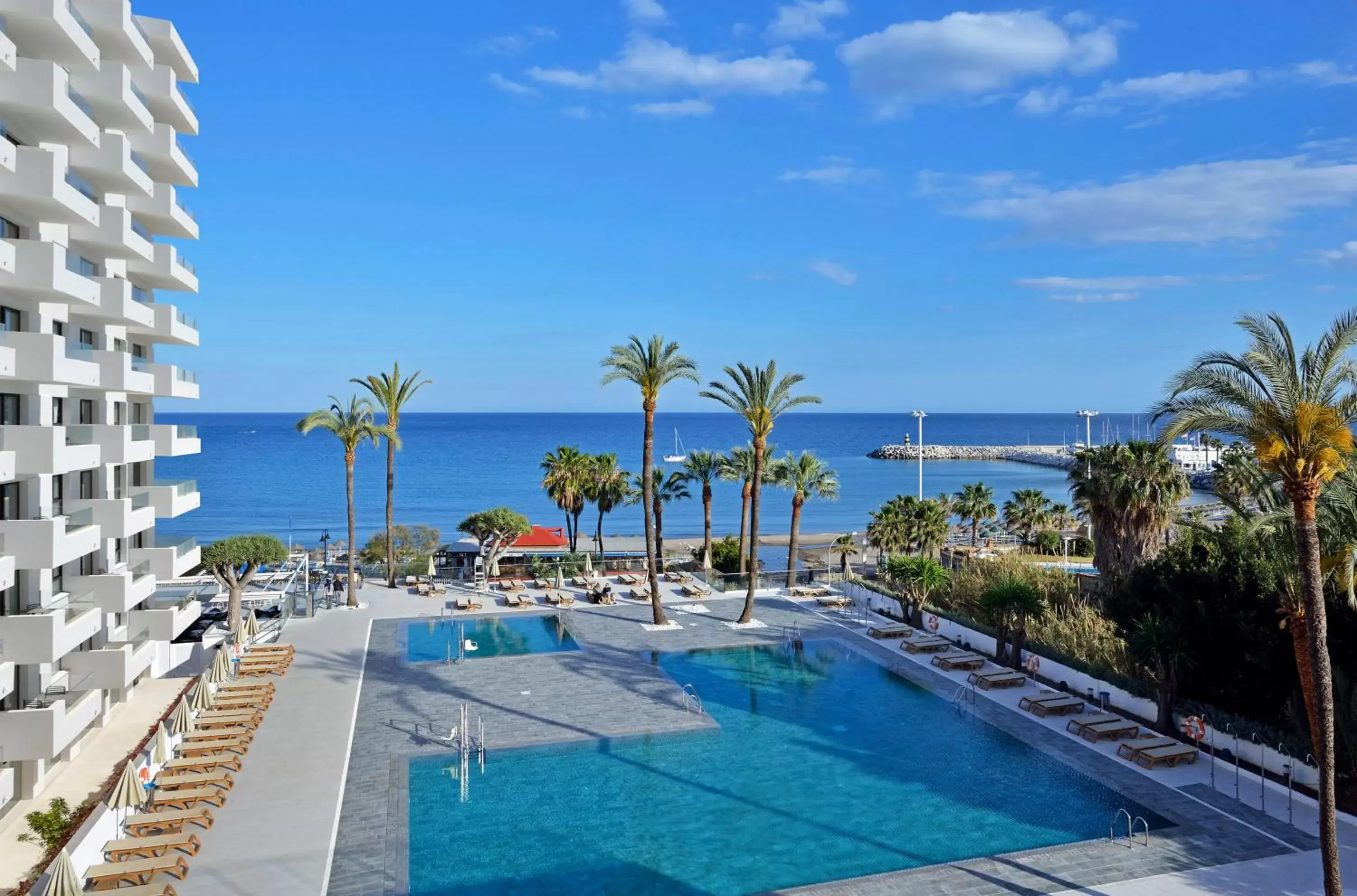 Swimming Pool in Hotel Ocean House Costa del Sol, Affiliated by Meliá