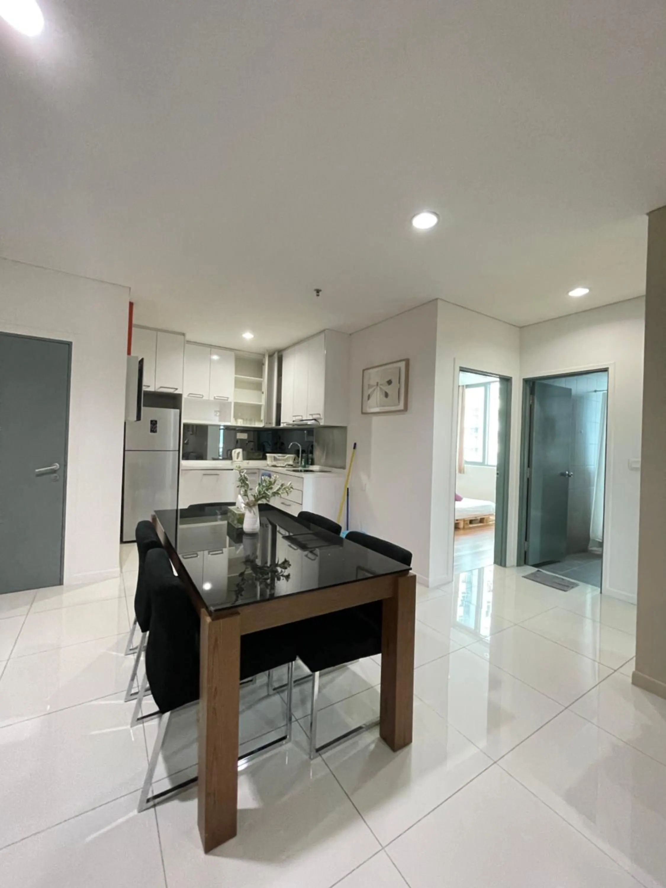 Living room, Kitchen/Kitchenette in Mercu Summer Suite KLCC @ Penguin Homes