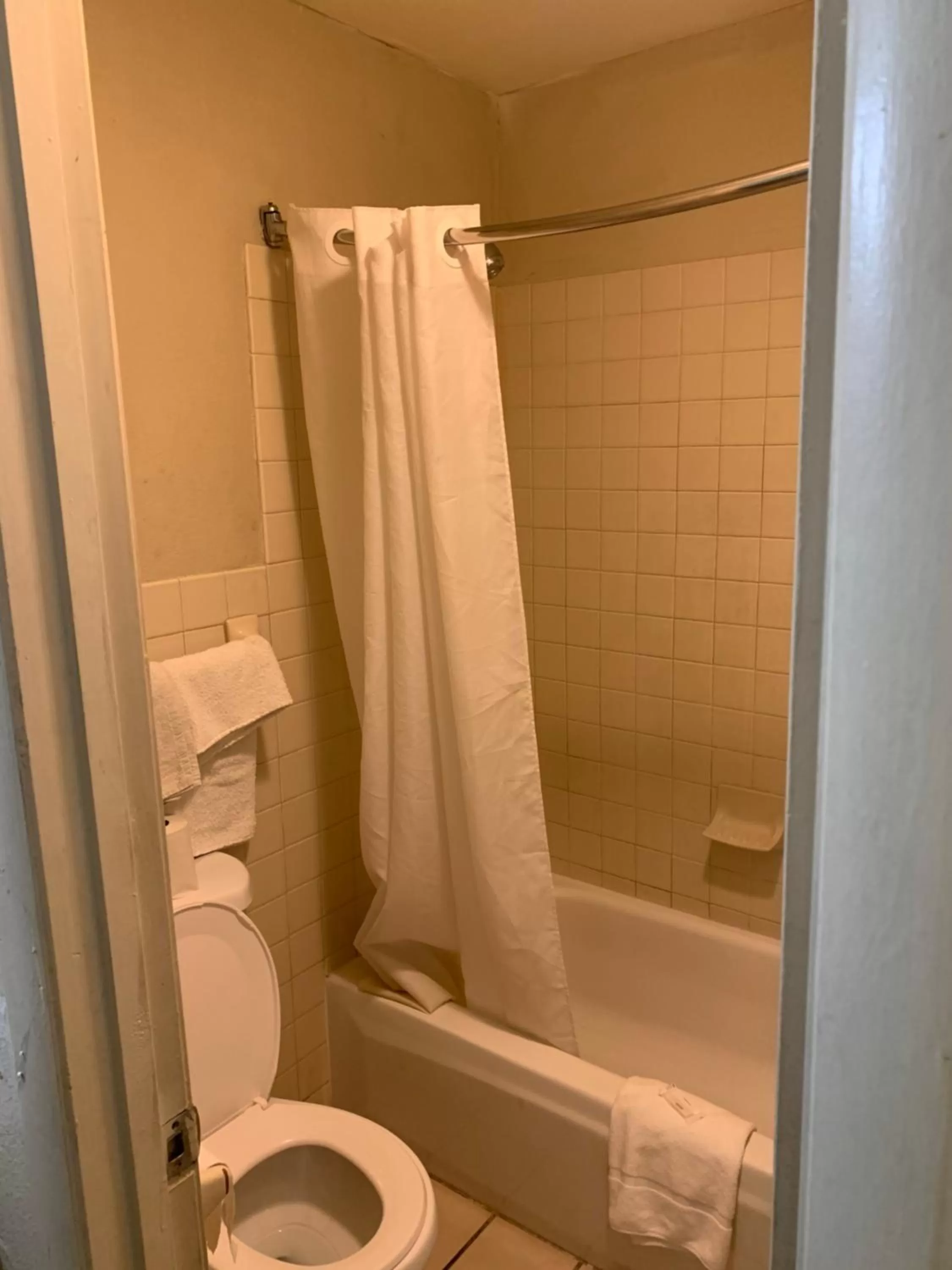 Bathroom in Blue Star inn