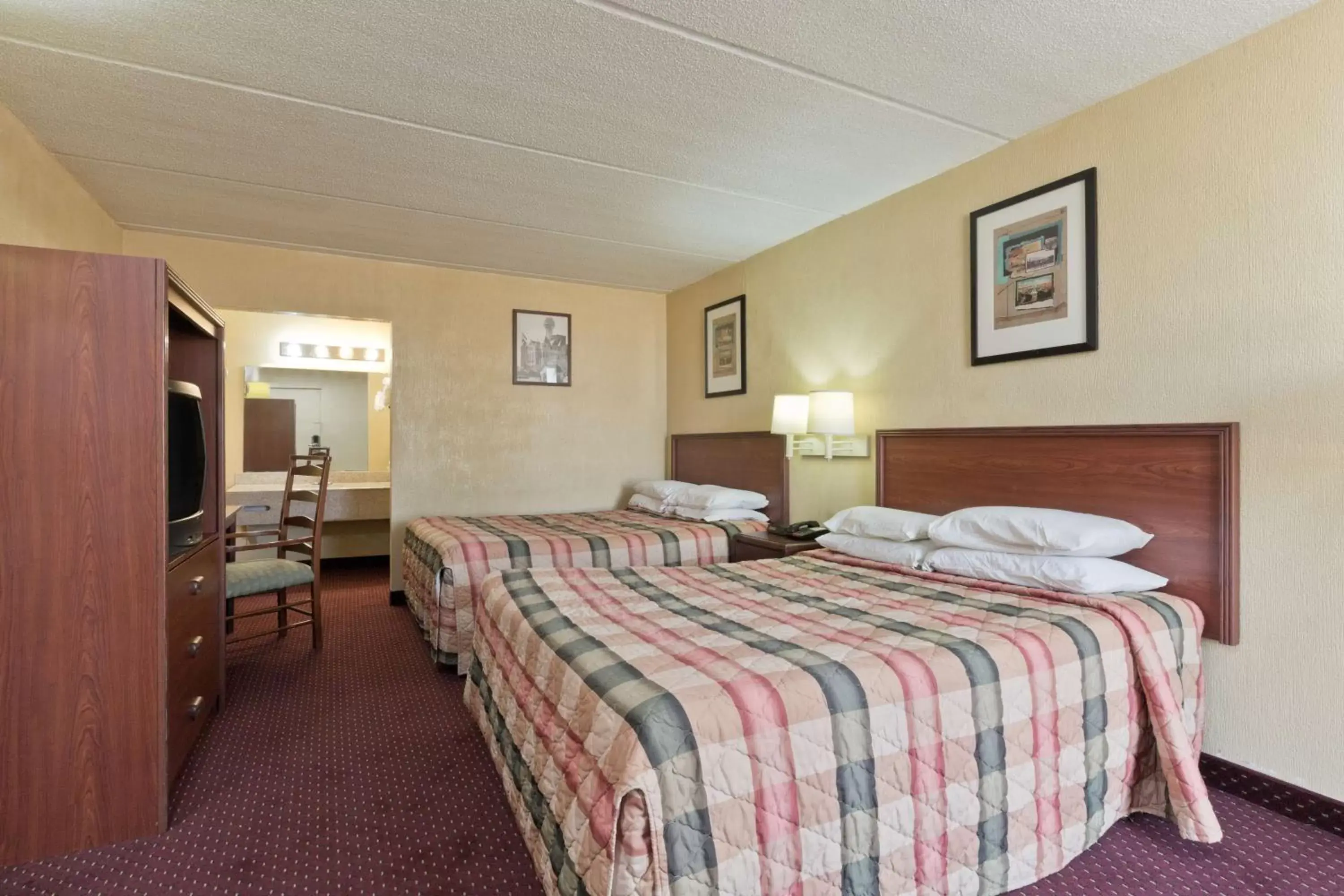 Double Room with Two Double Beds - Non-Smoking in Knights Inn Brenham