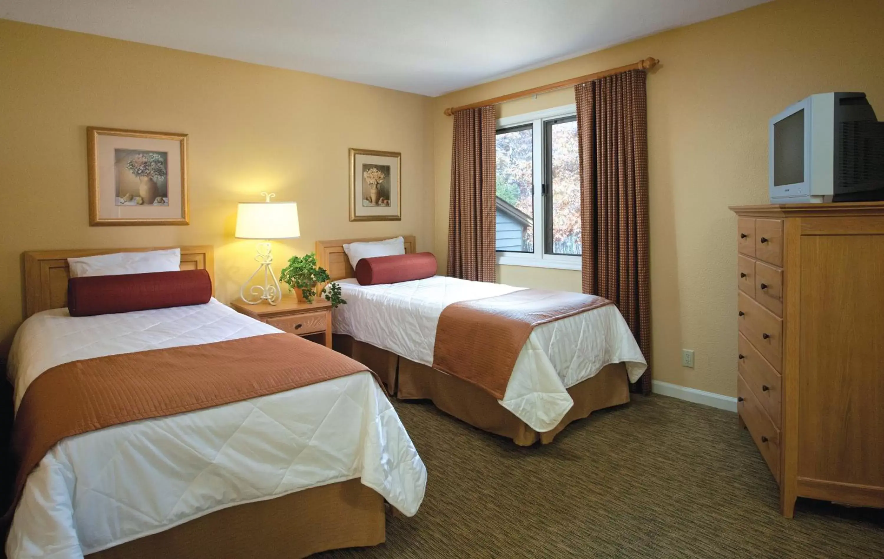 Bedroom, Bed in Club Wyndham Resort at Fairfield Glade
