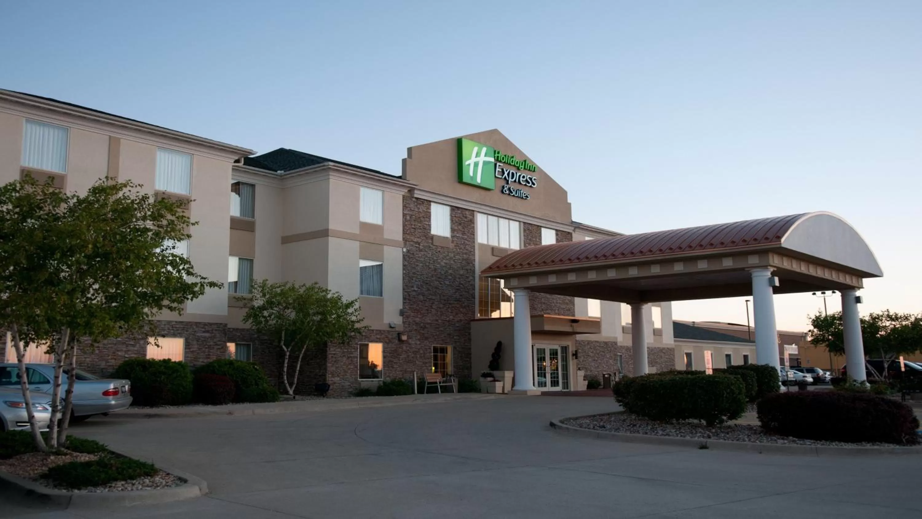 Property building in Holiday Inn Express Hotel & Suites Bloomington-Normal University Area by IHG