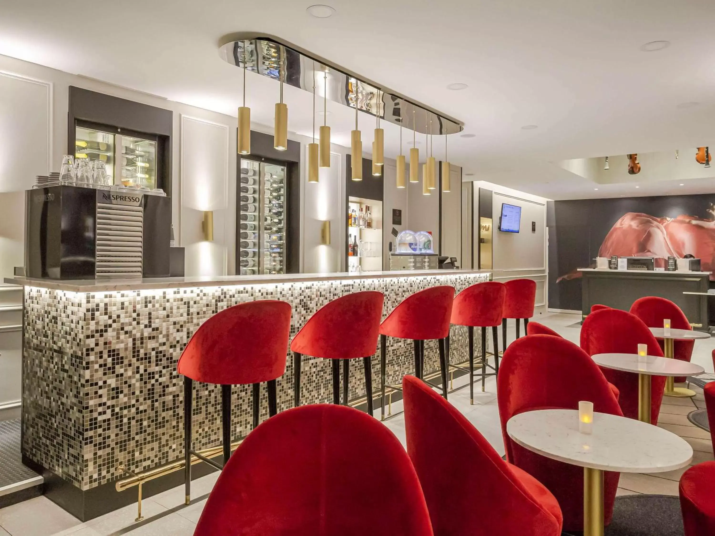 Property building, Lounge/Bar in Ibis Styles Toulouse Capitole