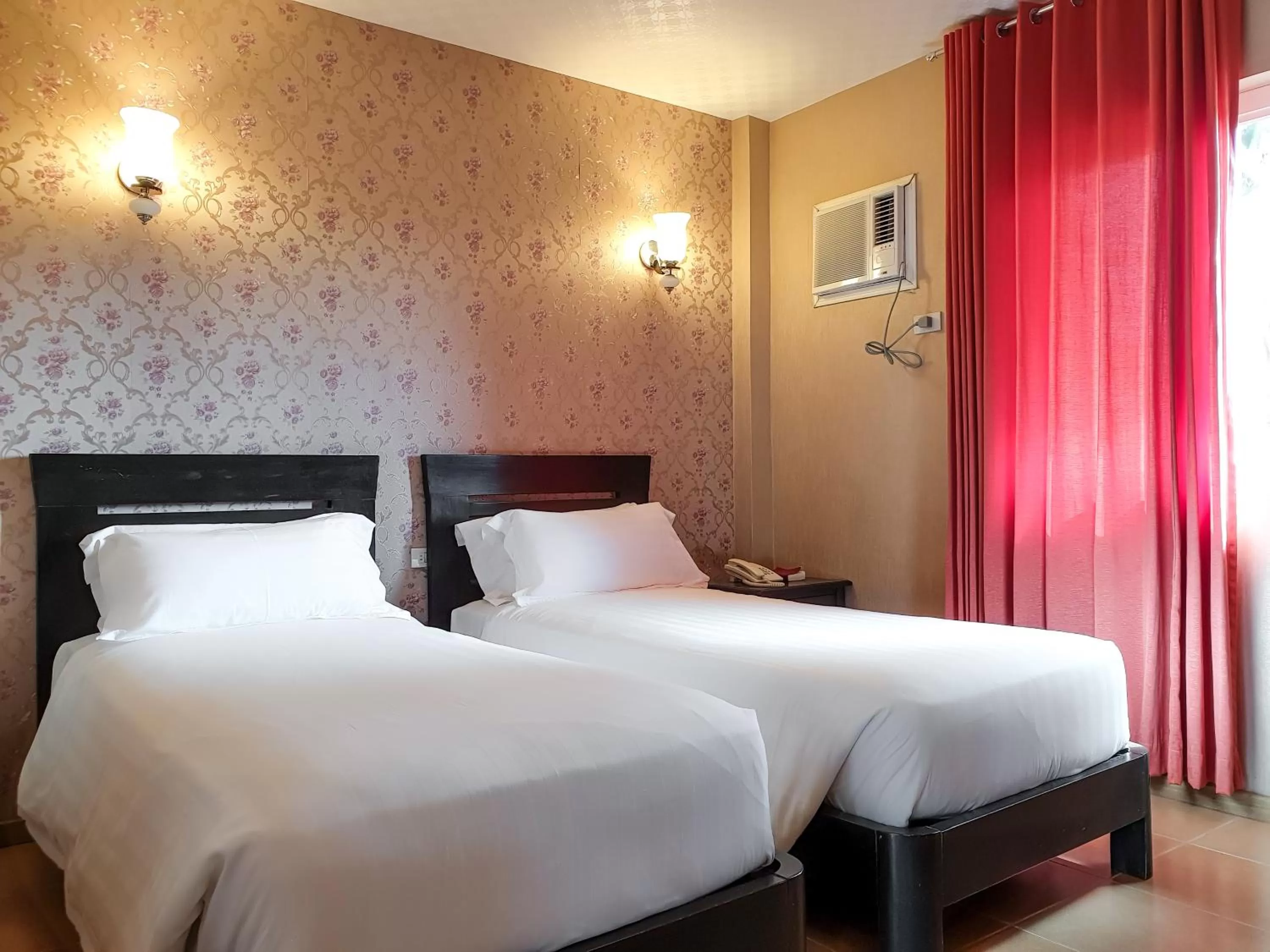 Photo of the whole room, Bed in Hanan Hotel Tagaytay - Formerly Tagaytay Wingate Manor