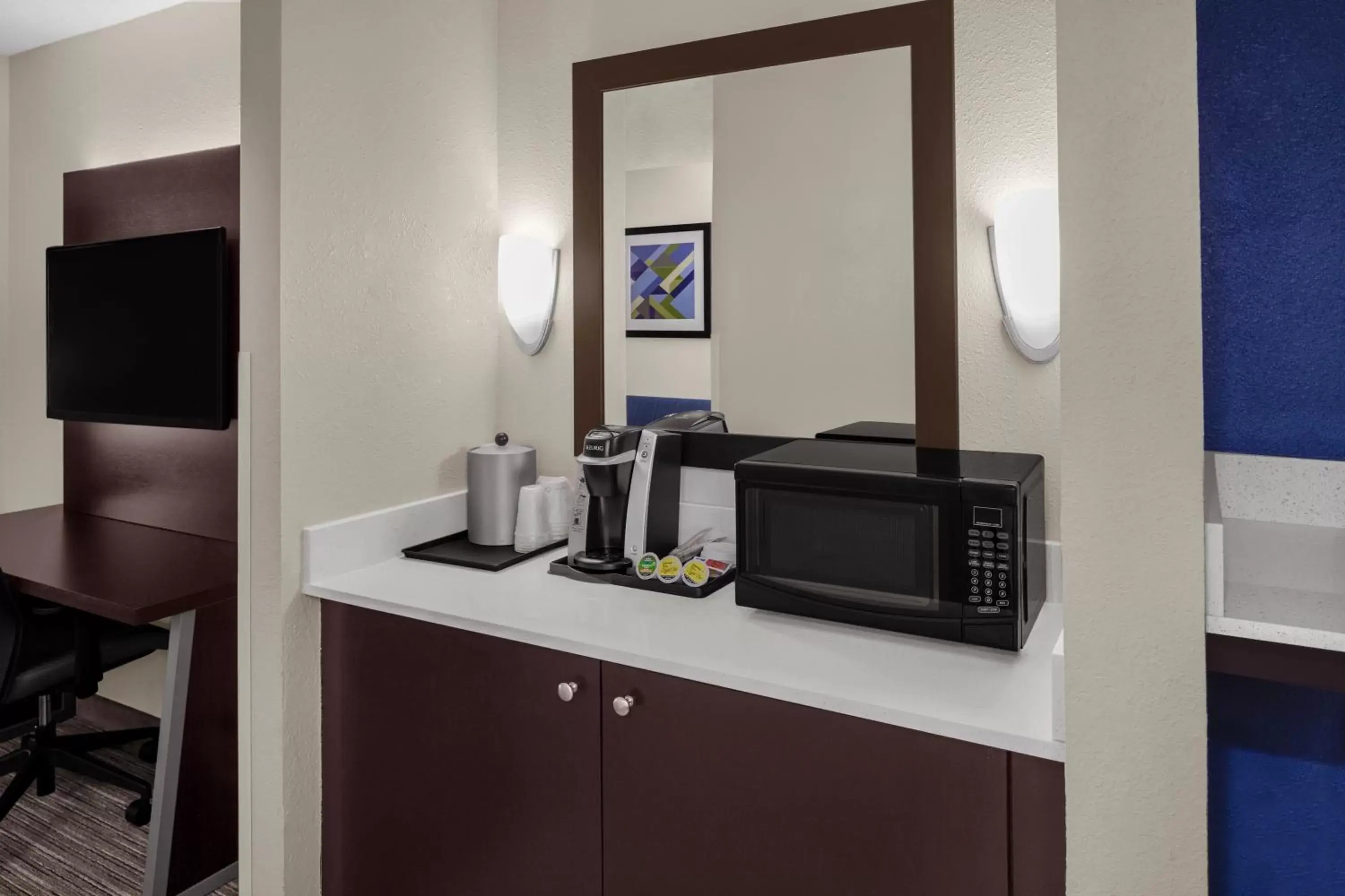 Holiday Inn Express & Suites Asheville SW - Outlet Ctr Area, an IHG Hotel