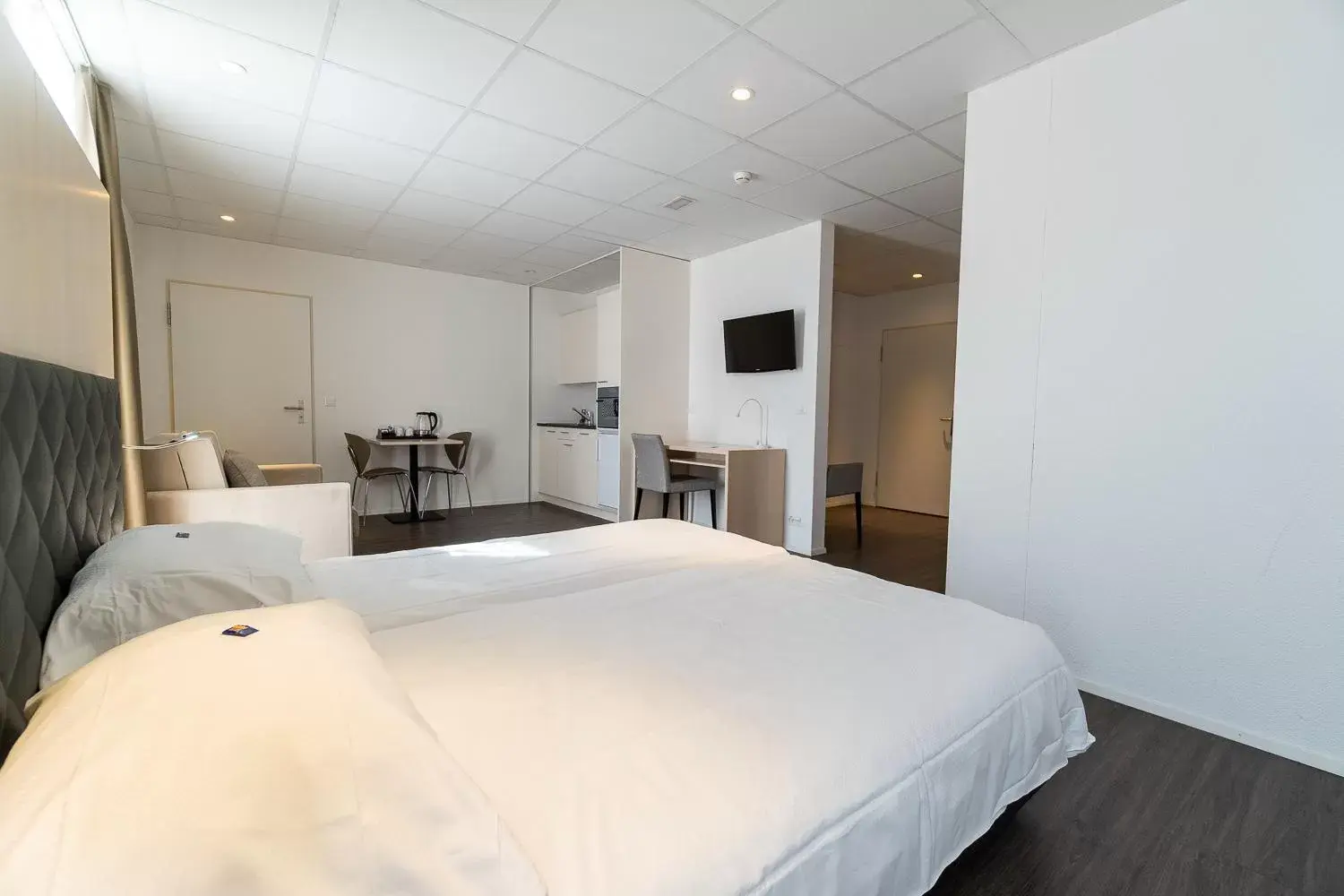 Bed in Aparthotel Hine Adon Bern Airport