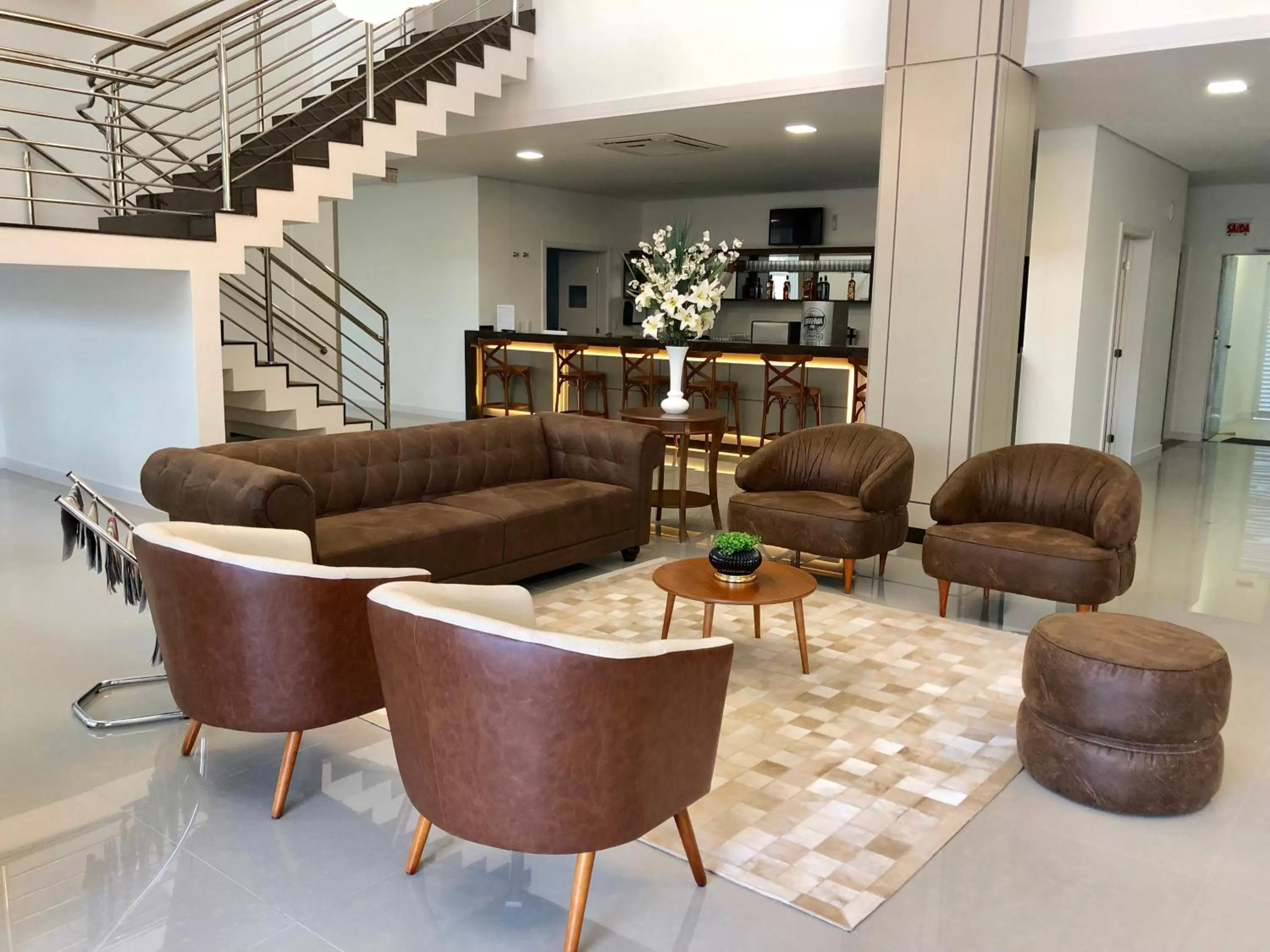 Communal lounge/ TV room in Tri Hotel Executive Indaial