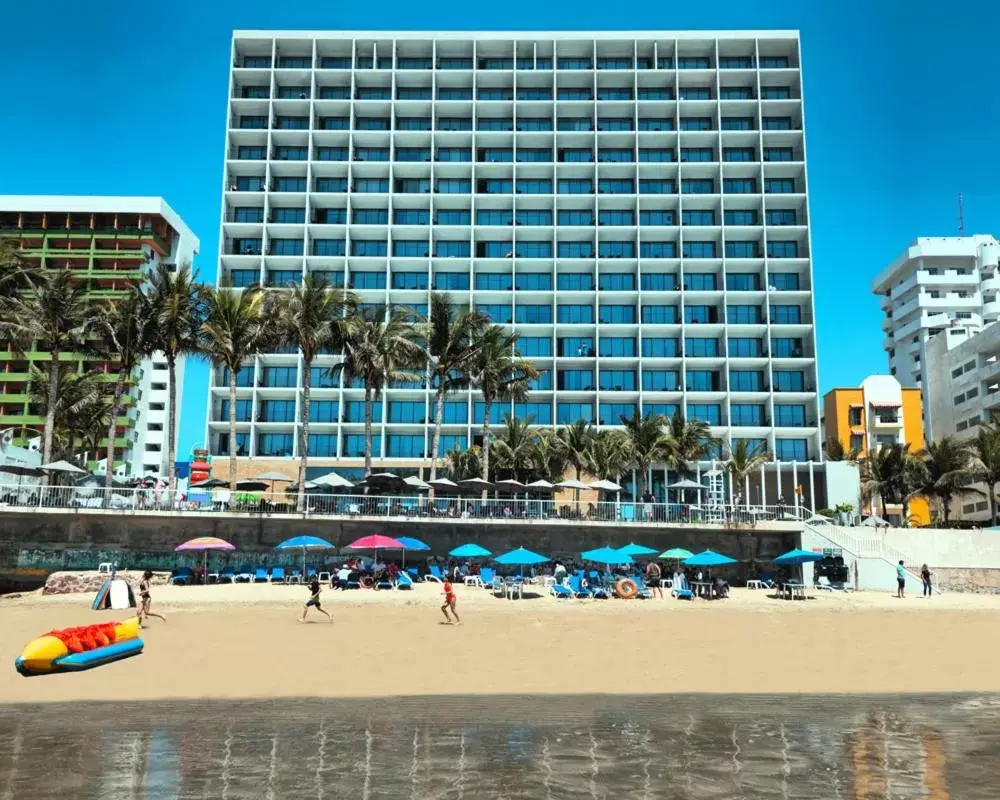 Beach, Property Building in Viaggio Resort Mazatlán