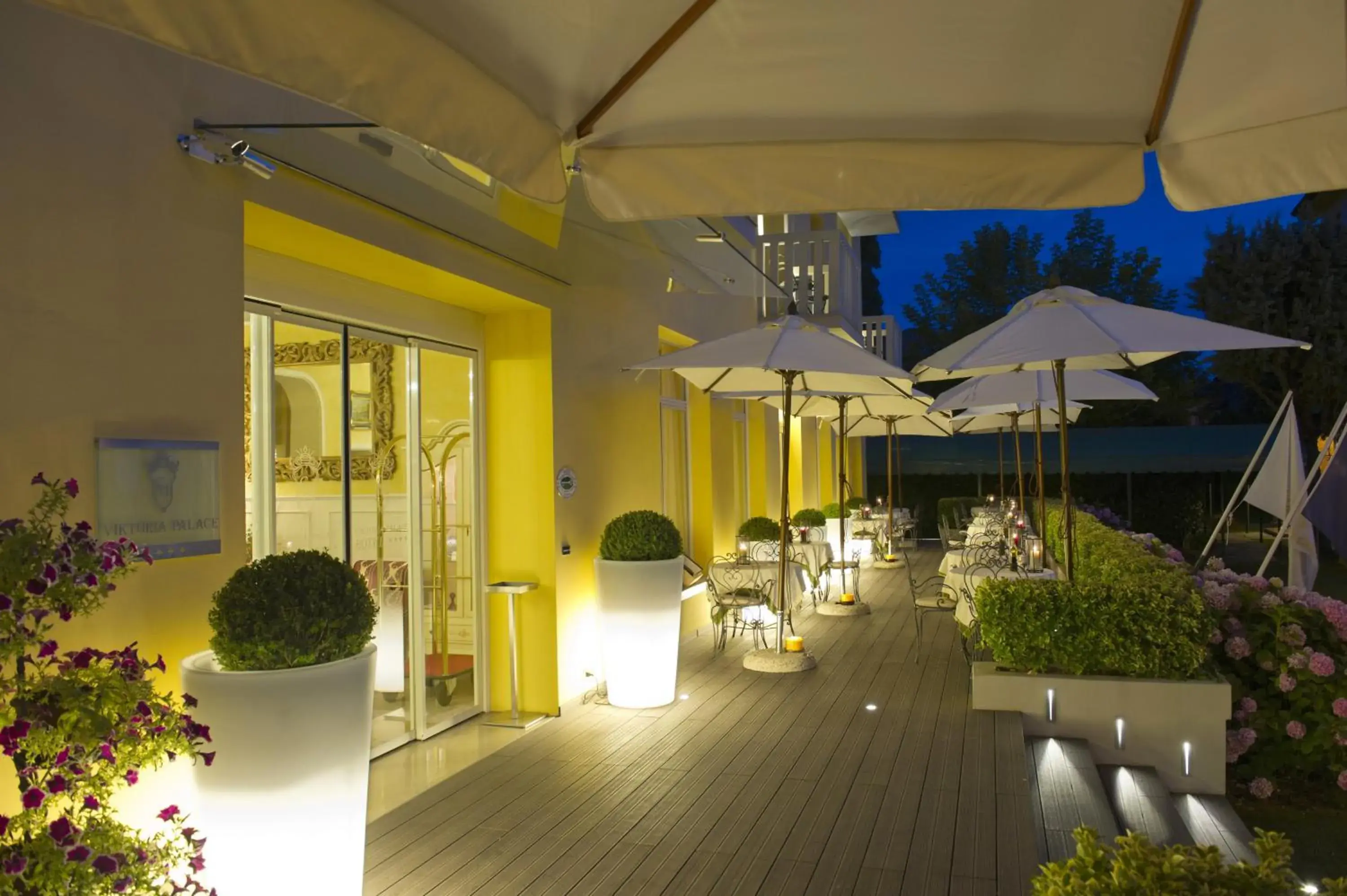 Restaurant/places to eat in Viktoria Palace Hotel Restaurant/places to eat in Viktoria Palace Hotel