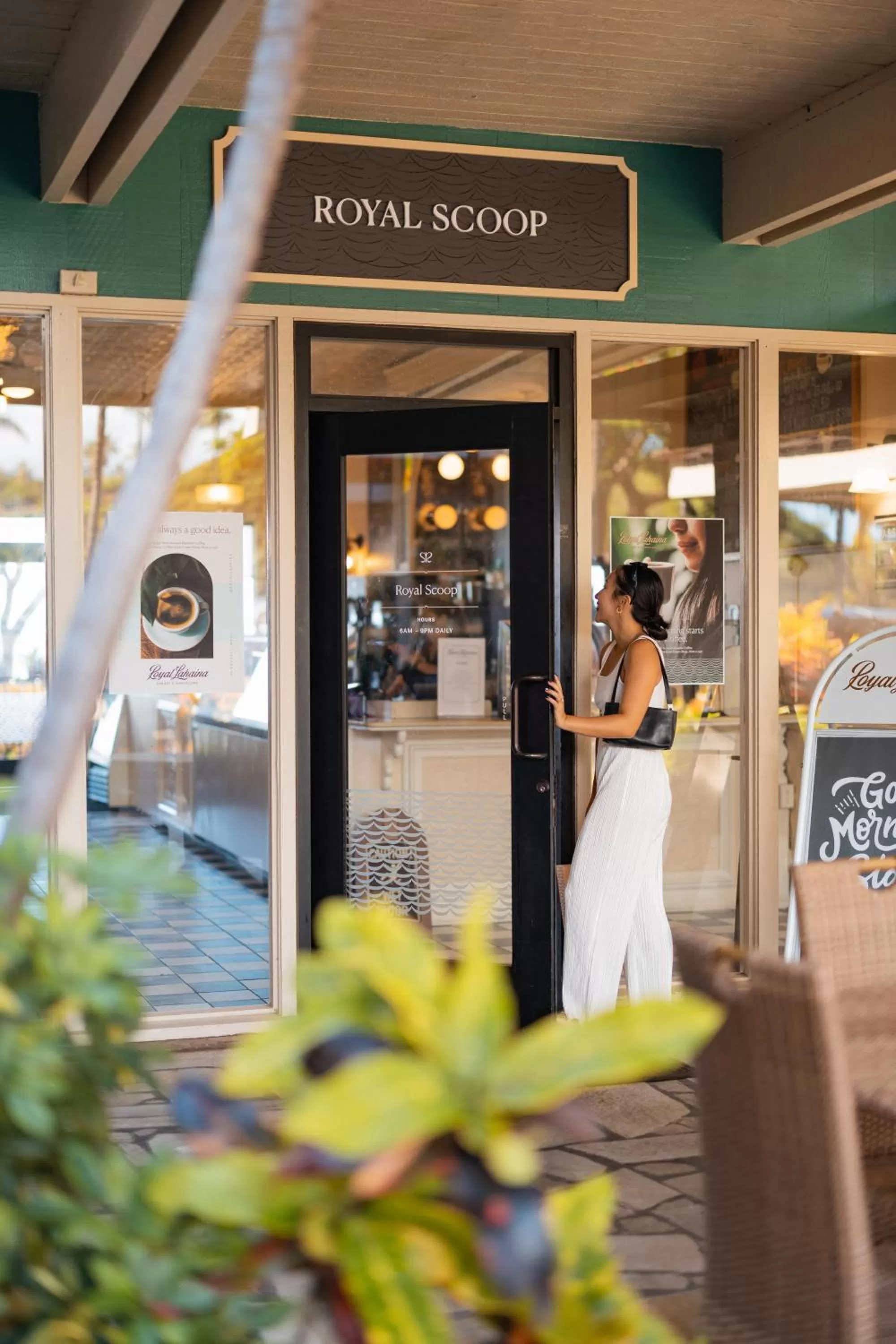 Restaurant/places to eat in Kaanapali Ocean Inn