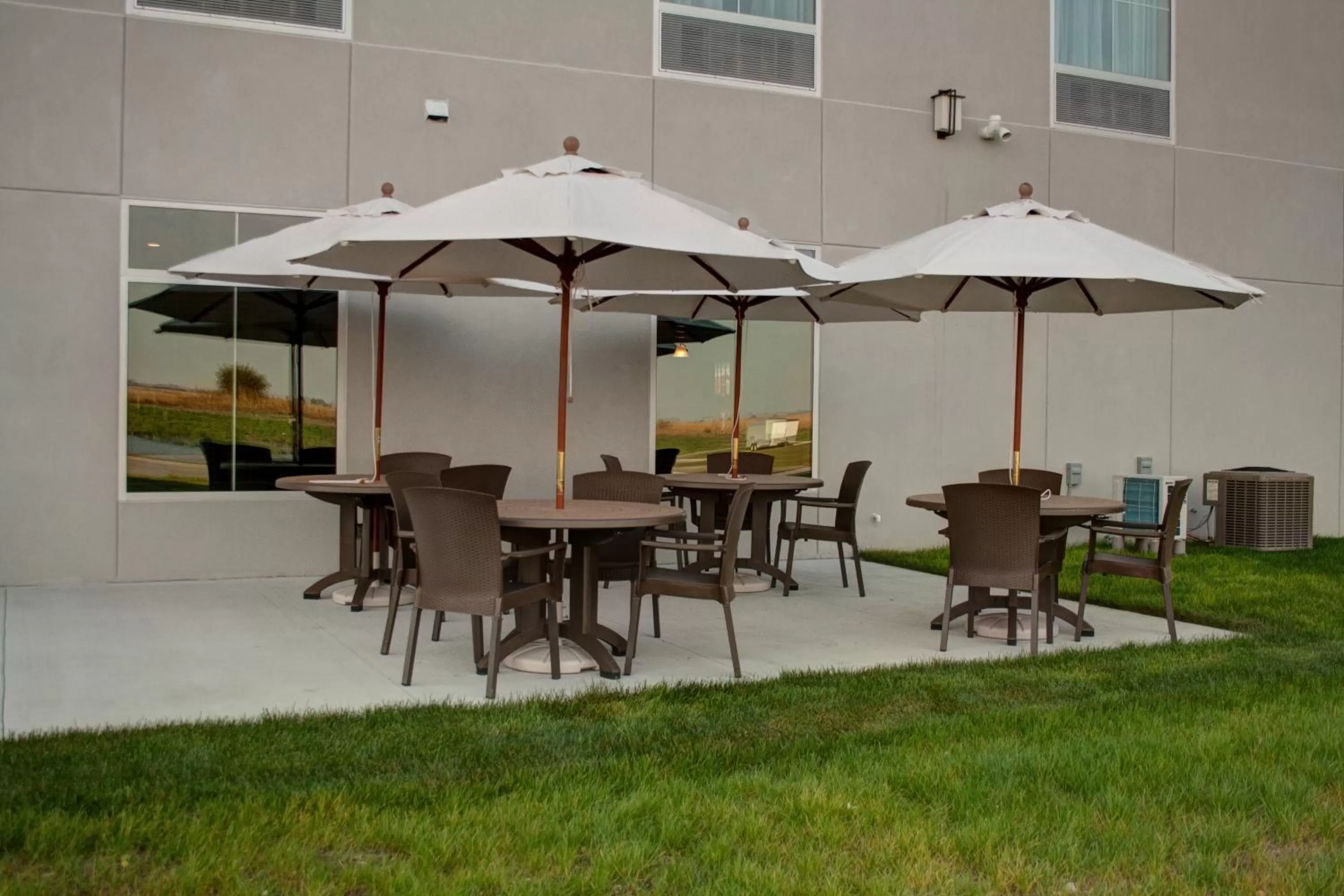 Patio in Cobblestone Hotel and Suites - Jefferson