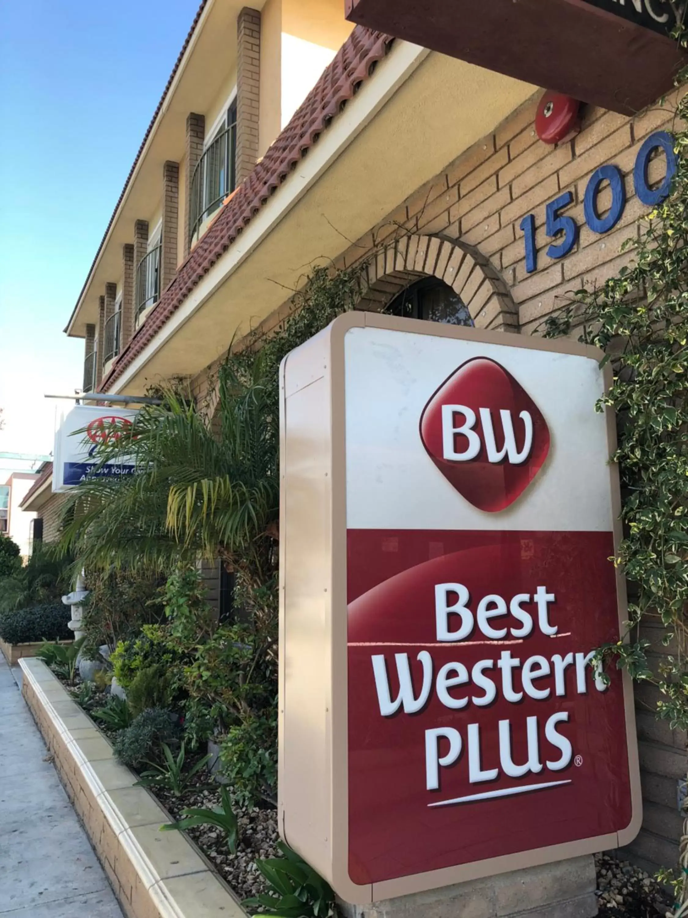 Facade/entrance, Property Building in Best Western Plus South Bay Hotel
