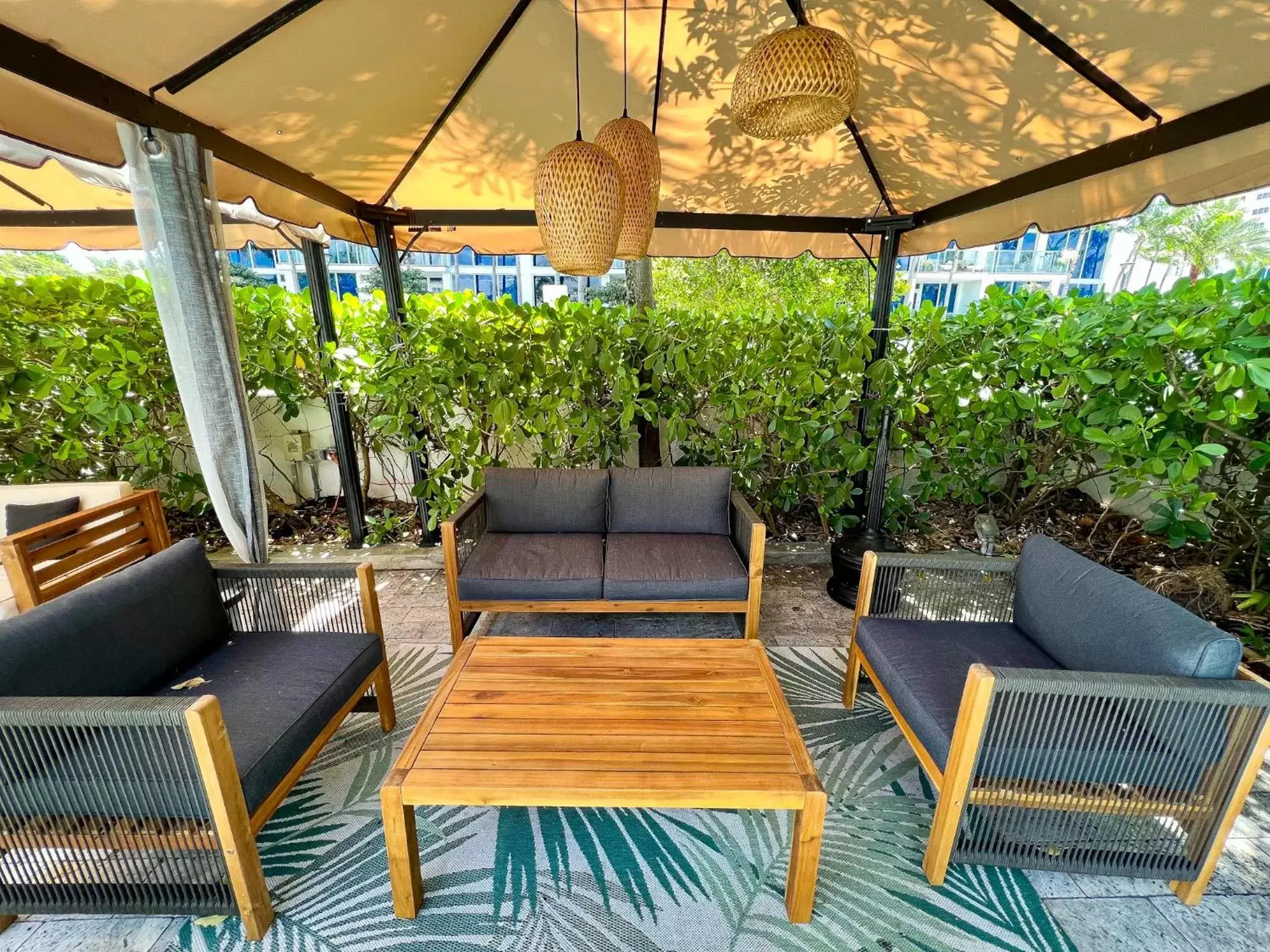 Seating area in Royal Palms Resort & Spa