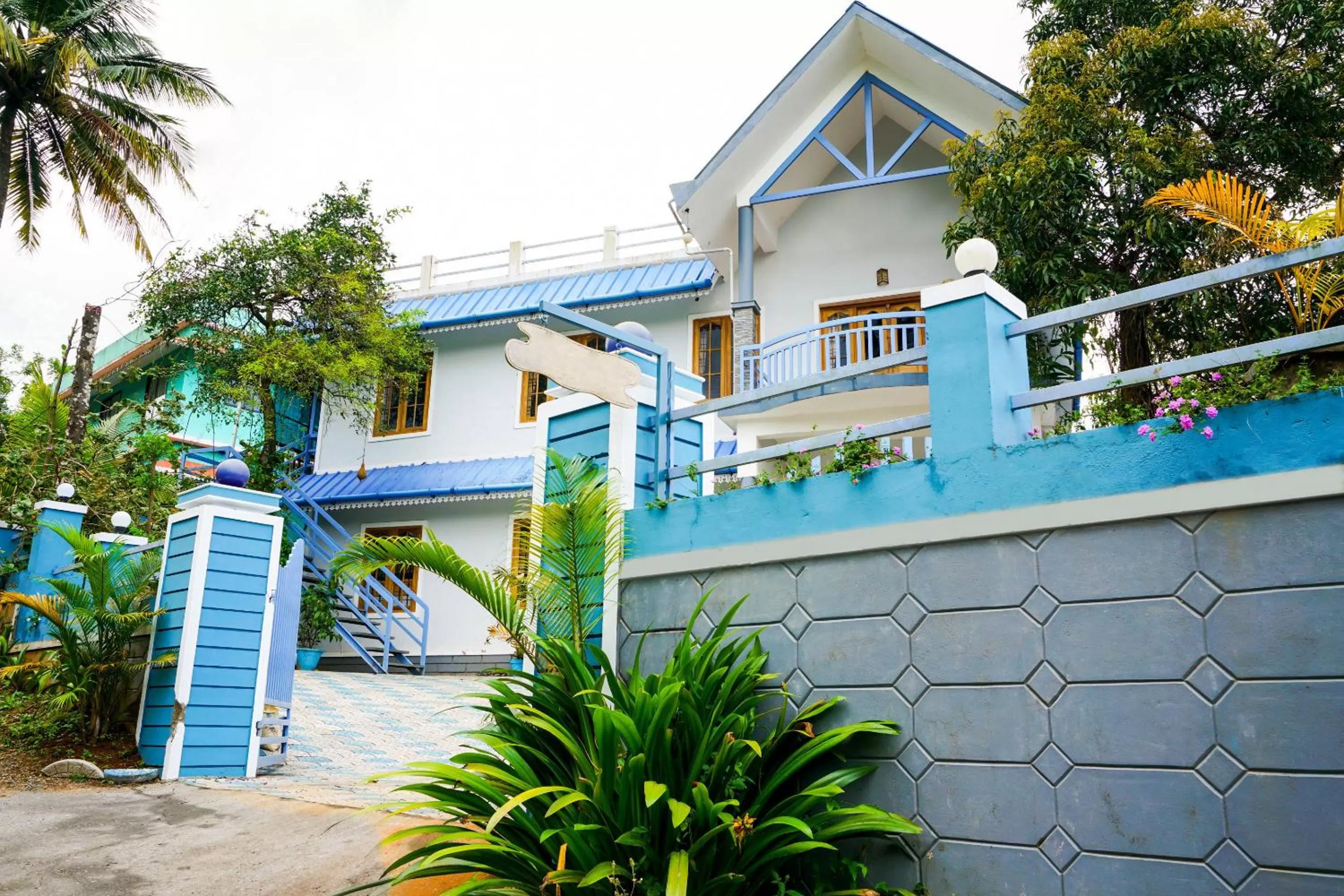 Facade/entrance in Munnar Blue Mist