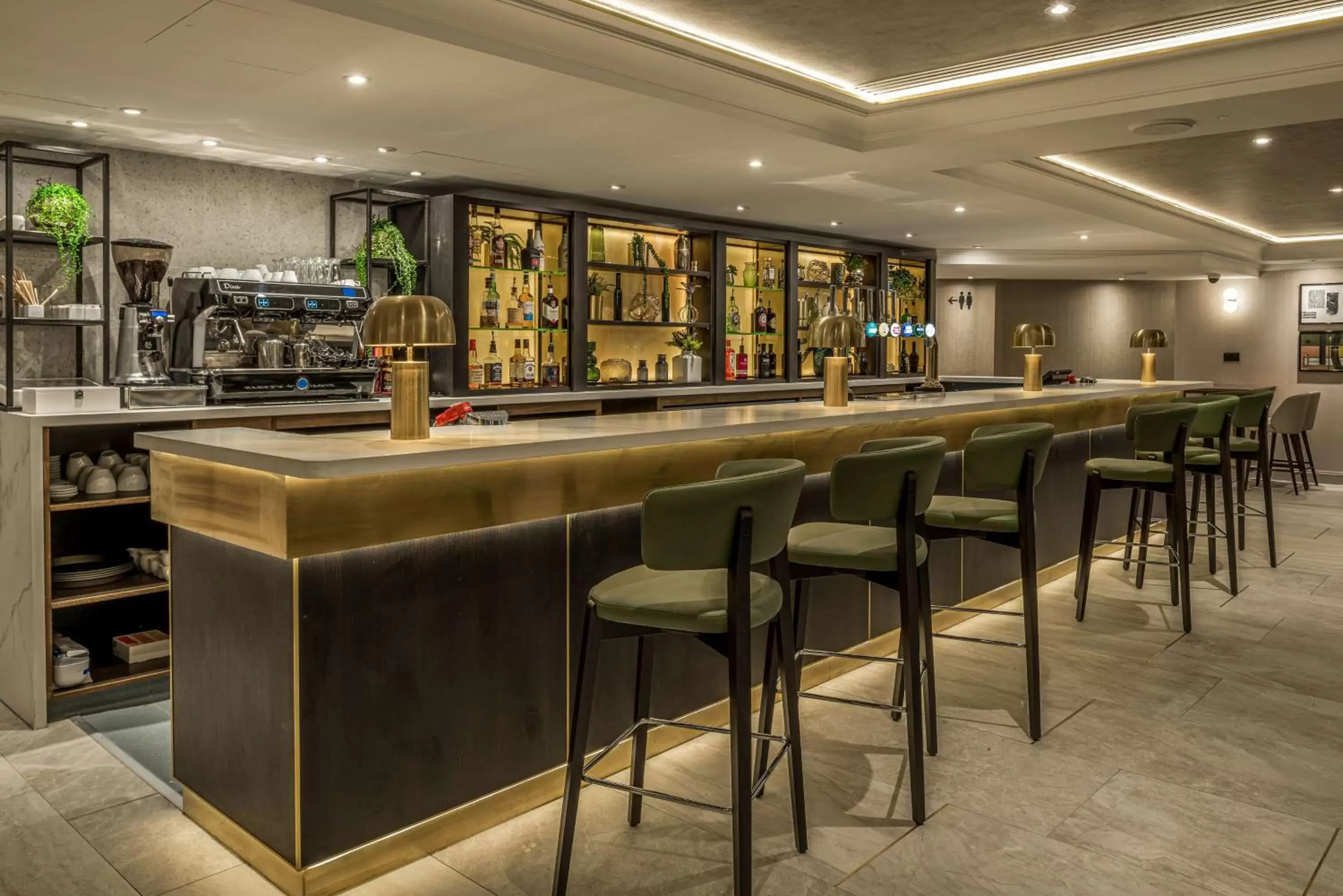 Lounge or bar, Lounge/Bar in Hilton London Watford