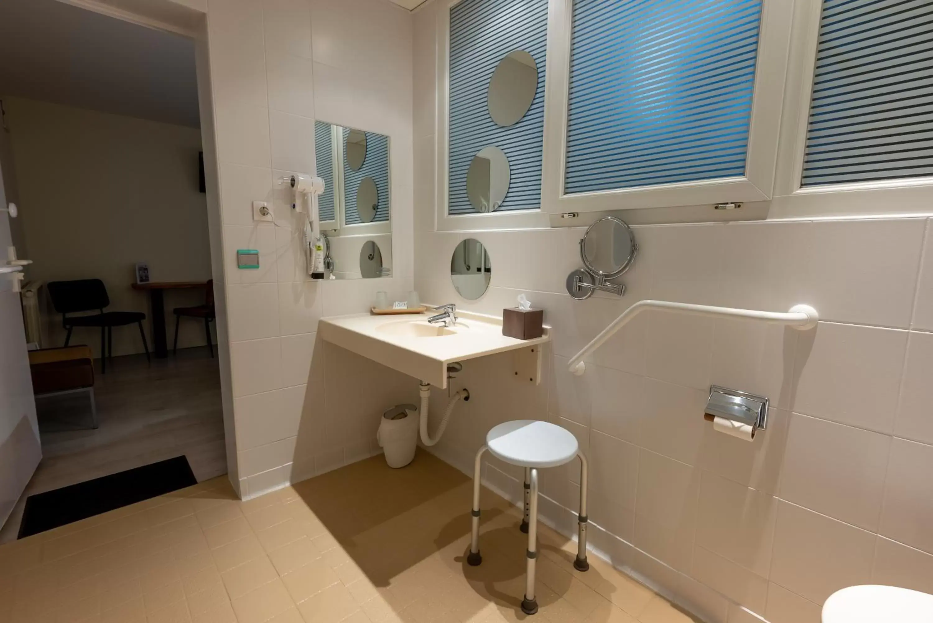 Shower, Bathroom in Logis Hôtel Rêve de Sable