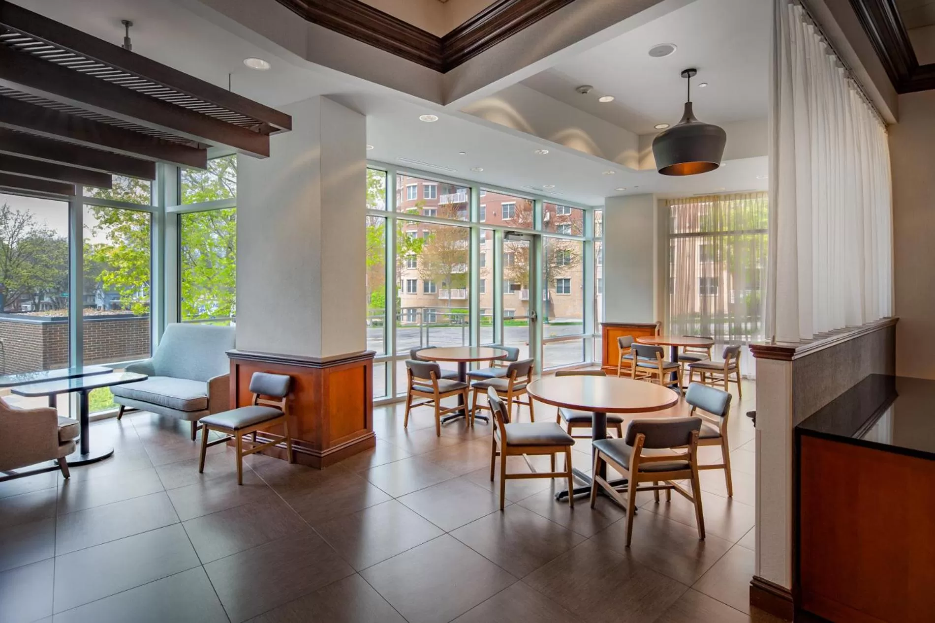 Restaurant/places to eat in Hyatt Place Madison/Downtown