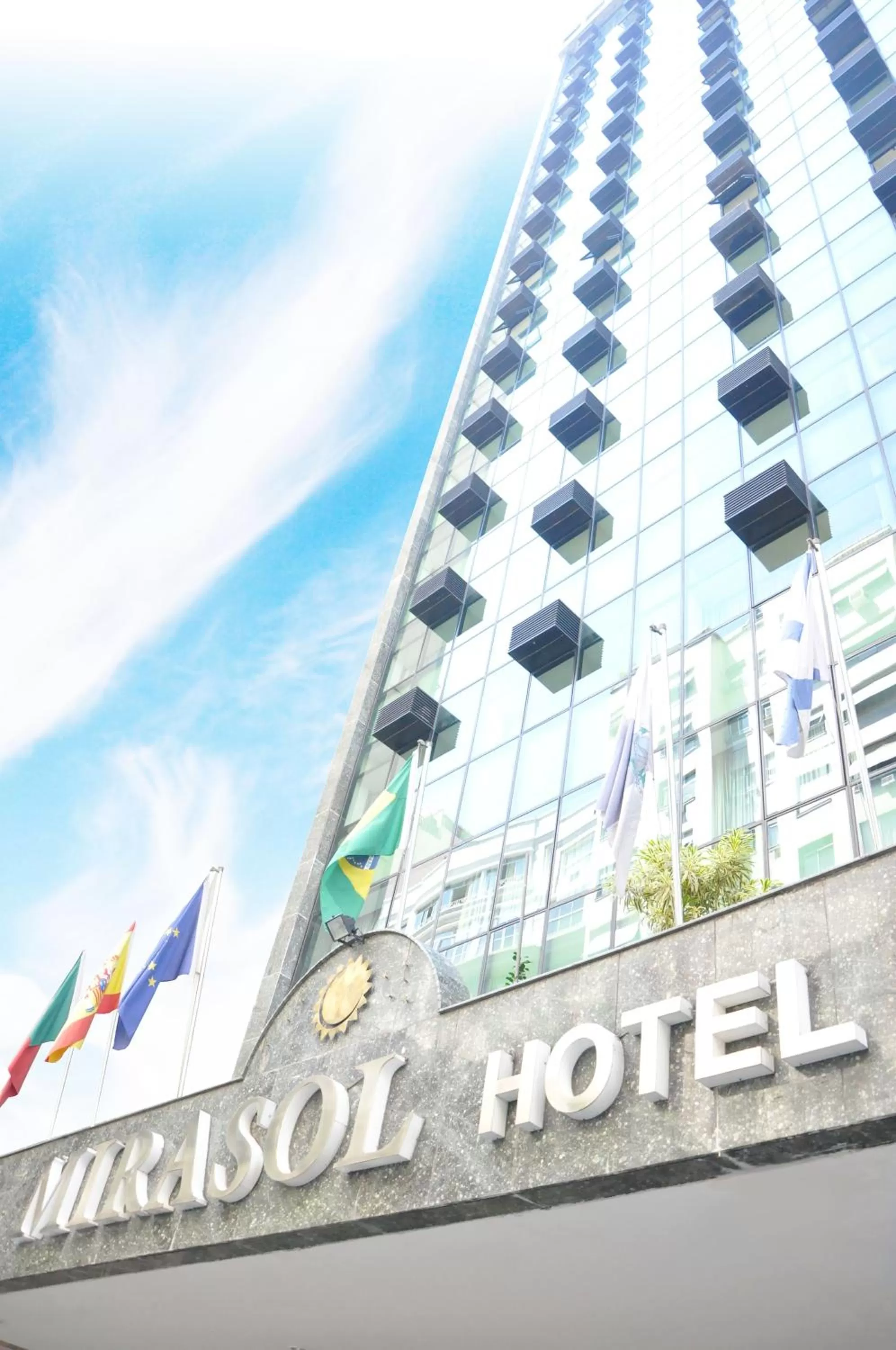 Facade/entrance in Mirasol Copacabana Hotel