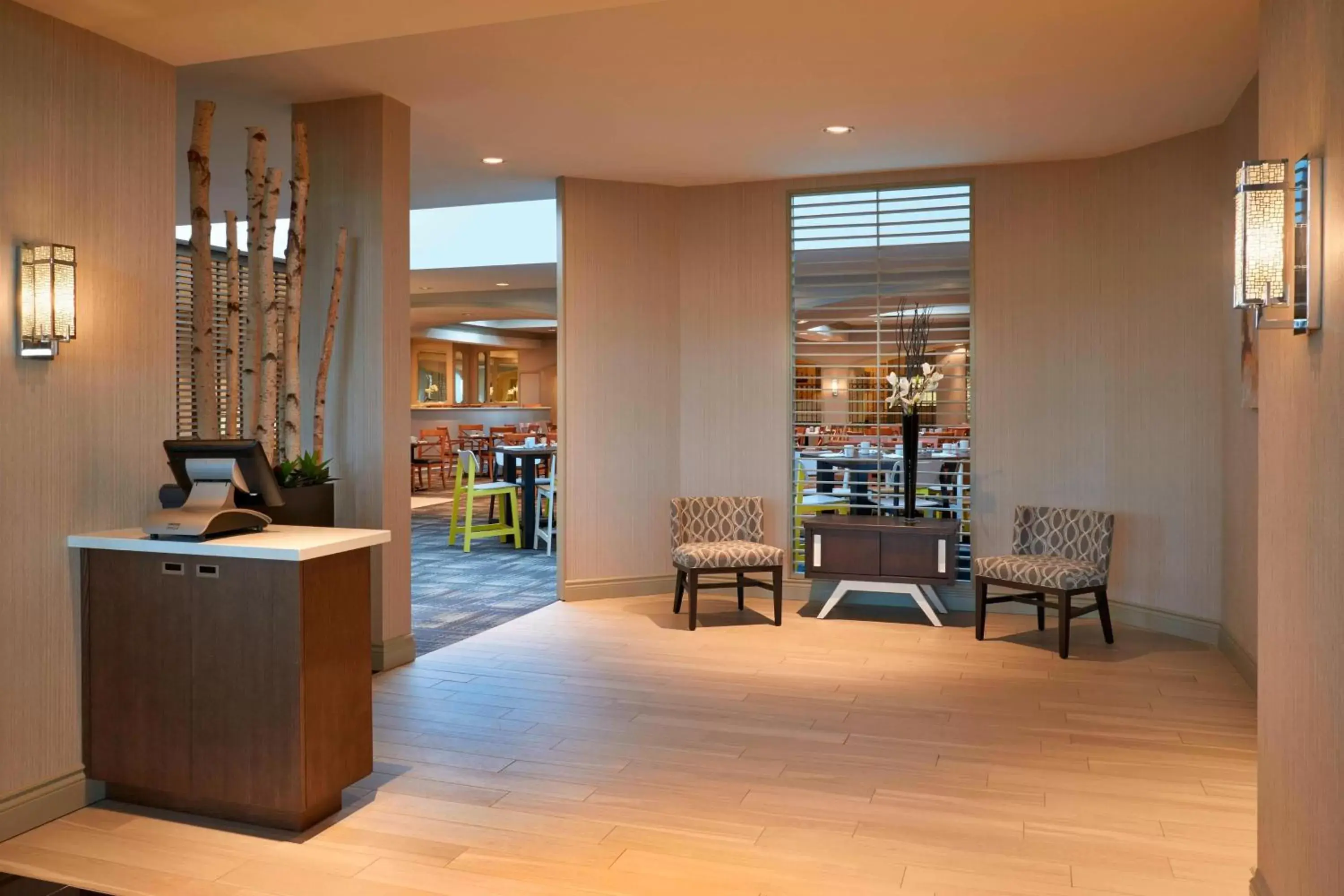 Restaurant/places to eat, Lobby/Reception in Delta Hotels by Marriott Toronto Airport & Conference Centre