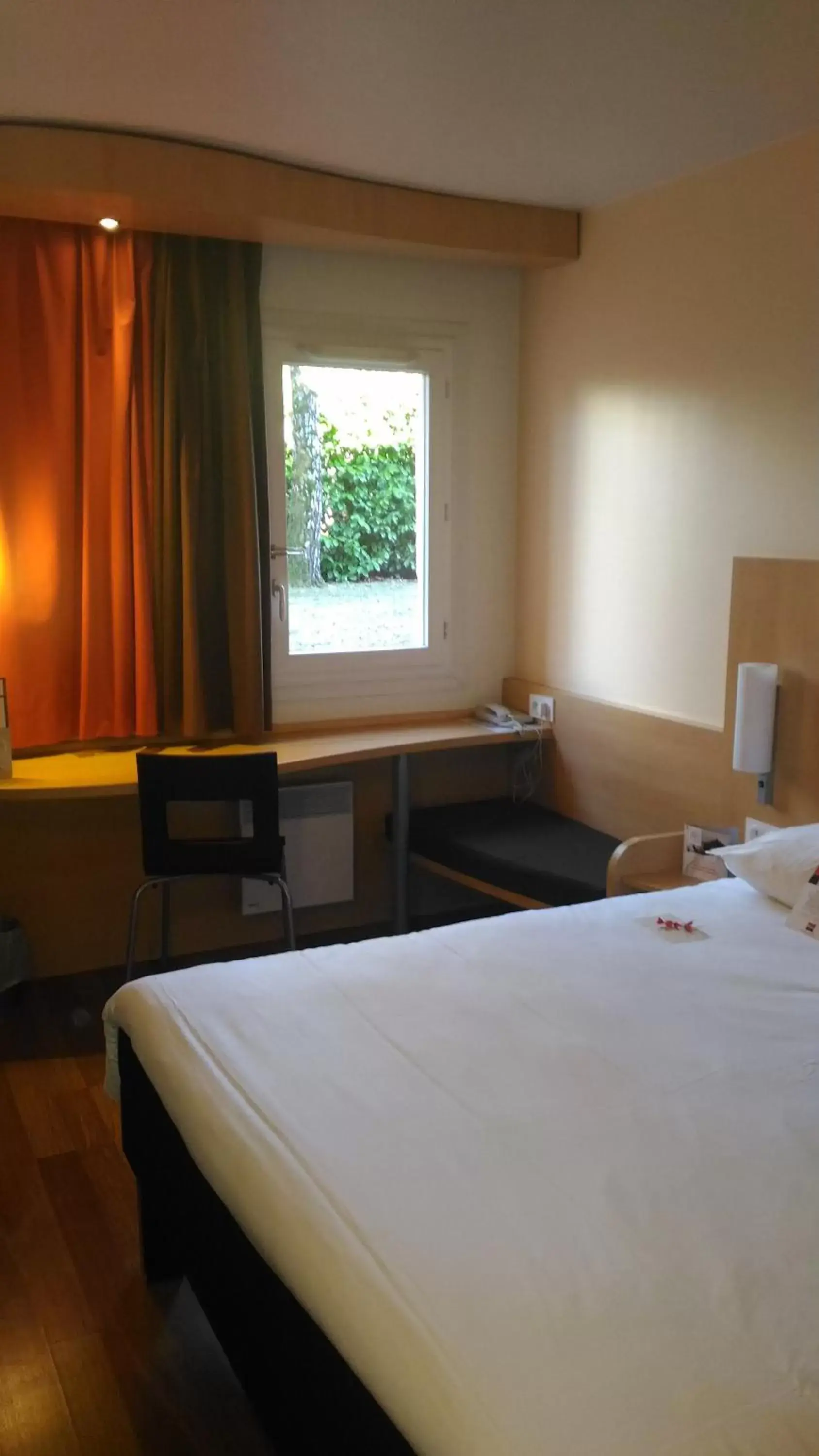 Bed in ibis Chalon Sur Saone Nord