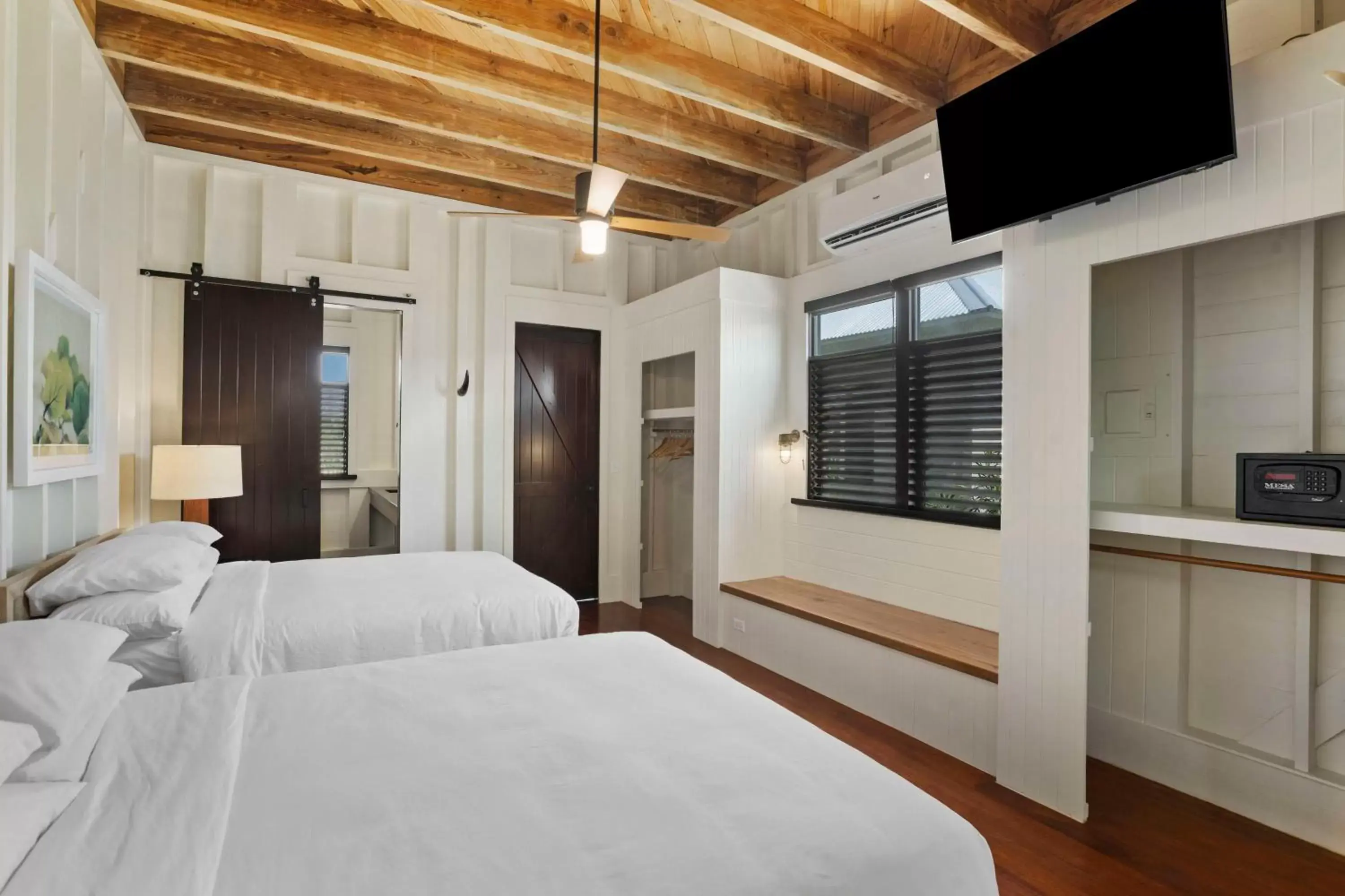 Bedroom, Bed in Mahogany Bay Resort and Beach Club, Curio Collection