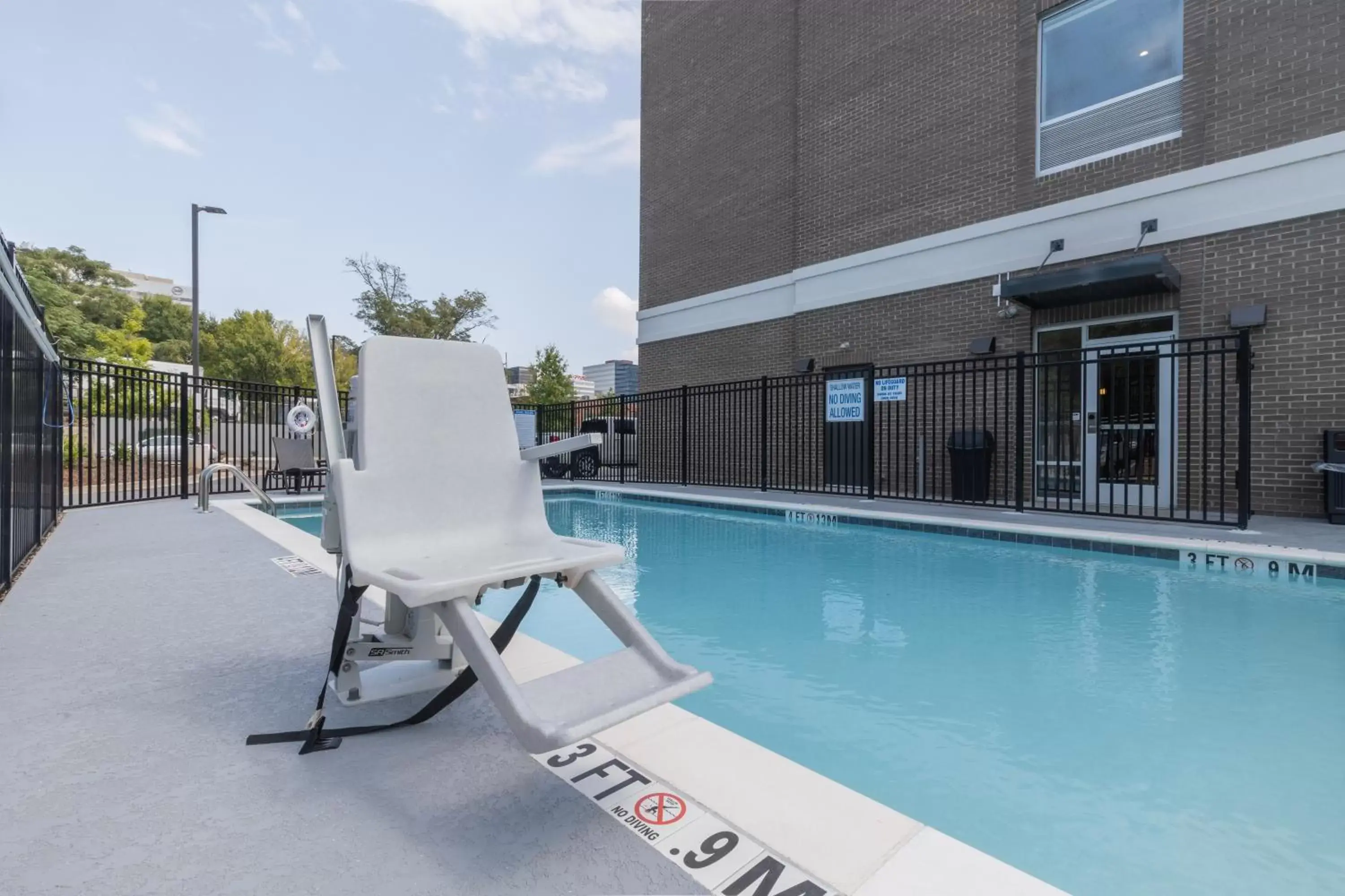 Swimming Pool in Holiday Inn Express & Suites Columbia Downtown The Vista, an IHG Hotel