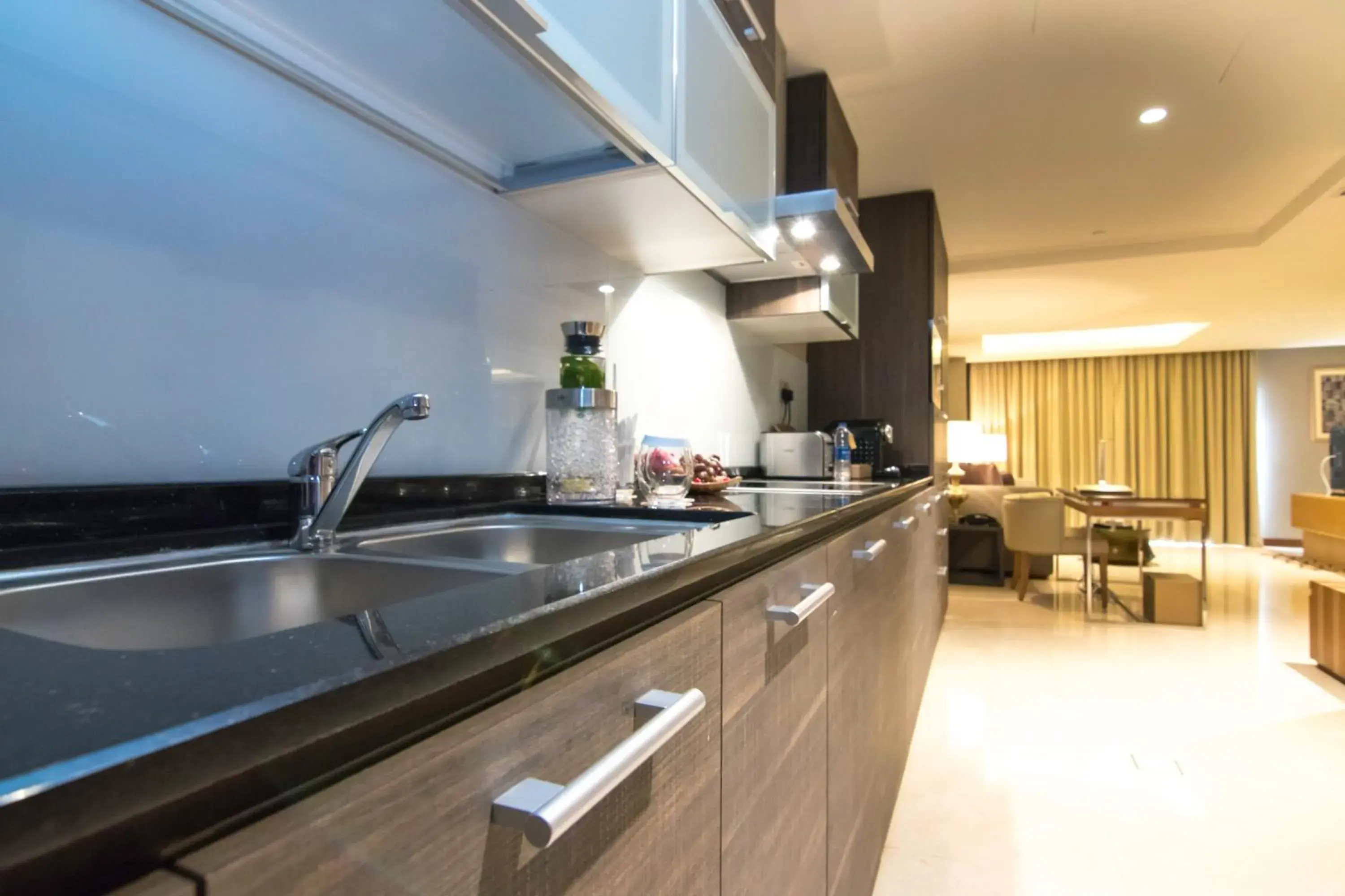 Kitchen or kitchenette, Kitchen/Kitchenette in Grand Millennium Muscat